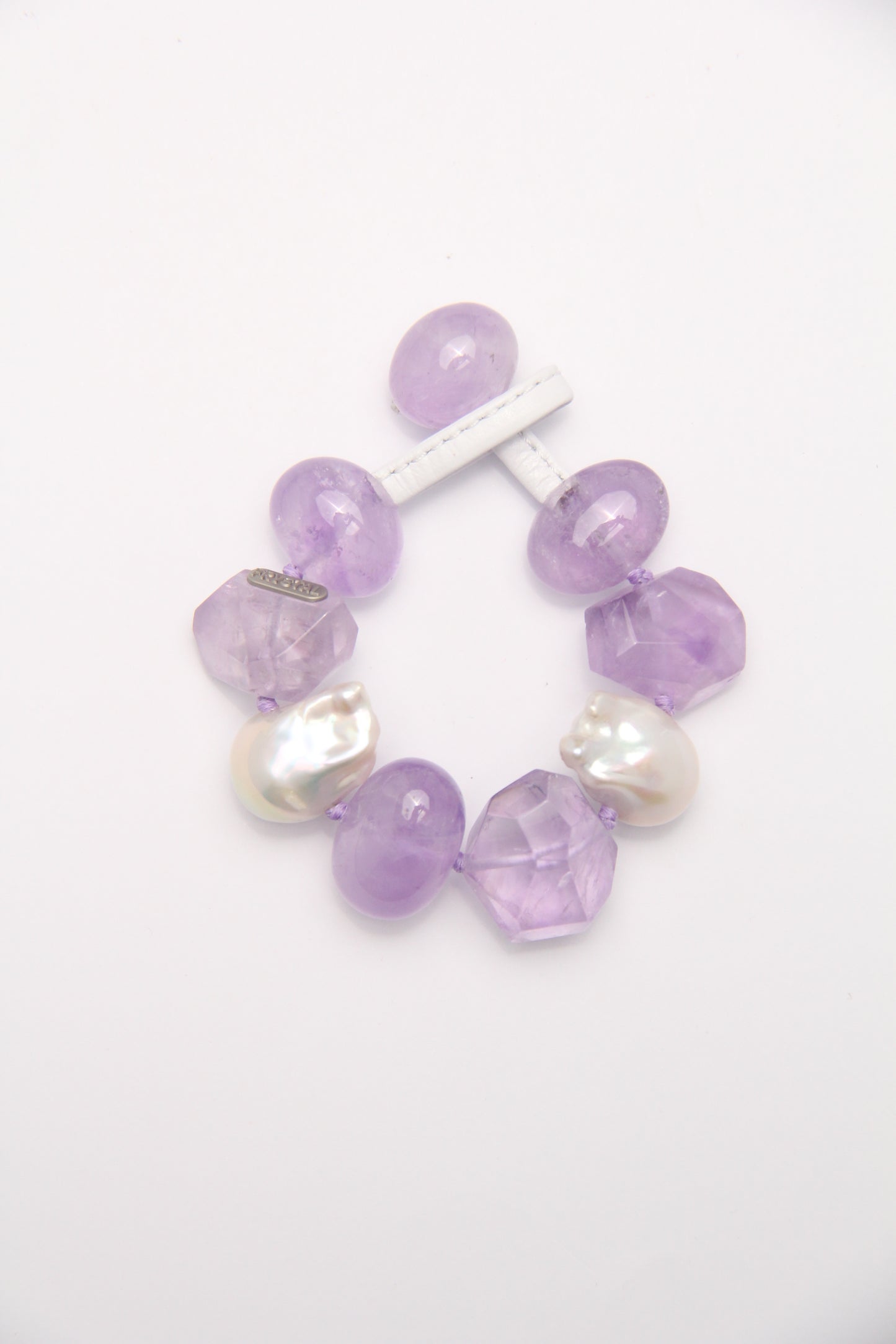 Bracelet: amethyst, pearls