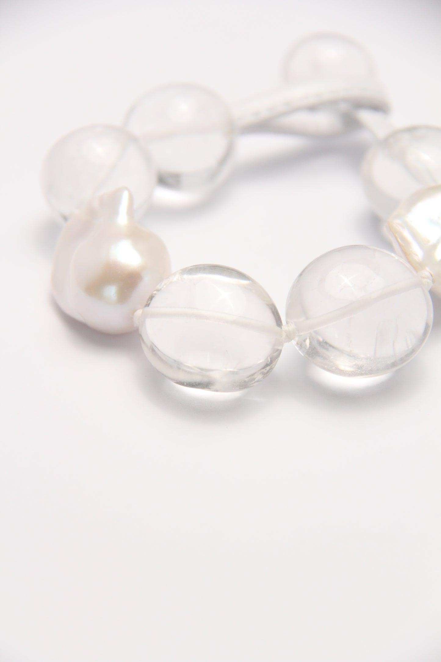 Bracelet: quartz, pearls