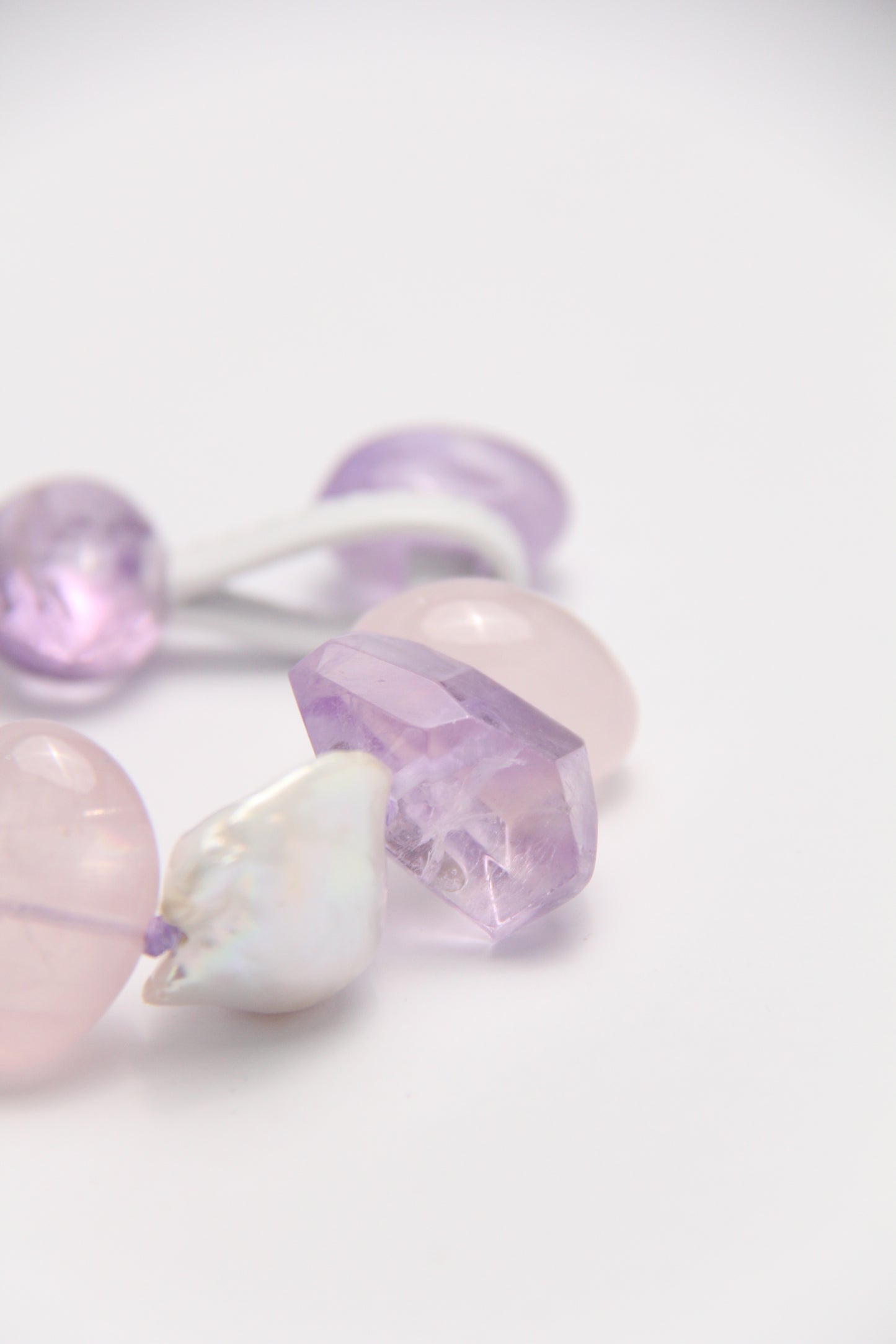 Bracelet: amethyst, rose quartz, pearls
