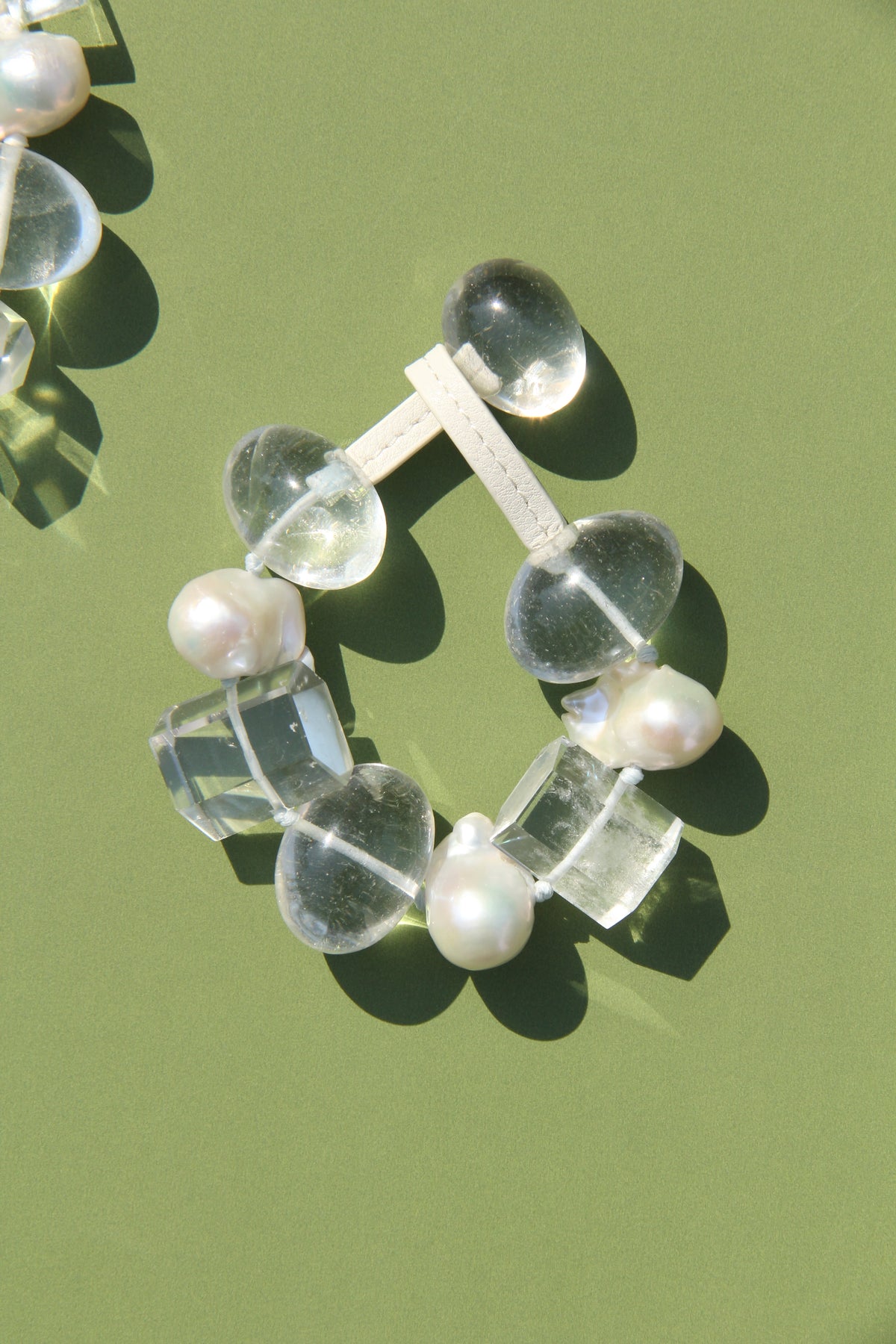Bracelet: quartz, pearls