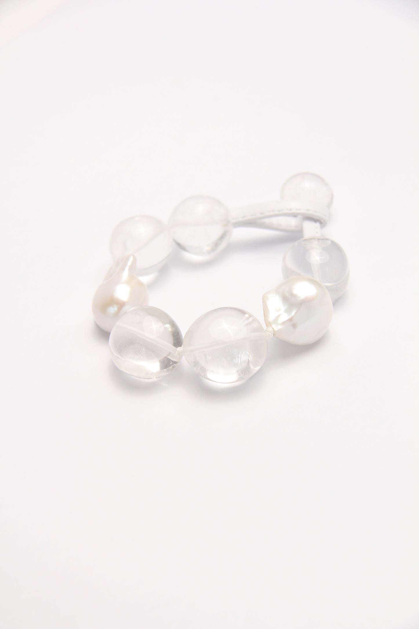 Bracelet: quartz, pearls