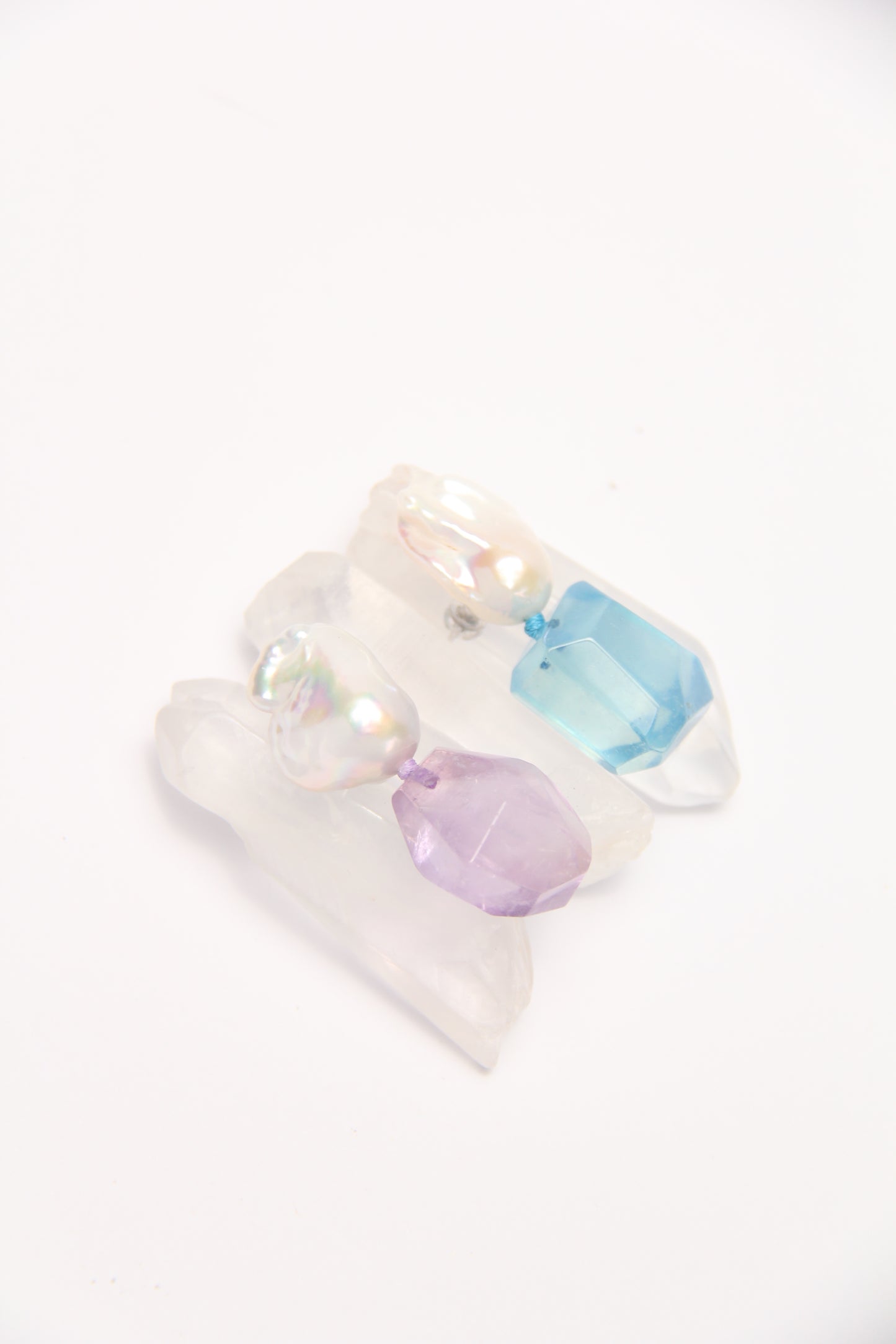 Earrings: aquamarine, amethyst, pearls