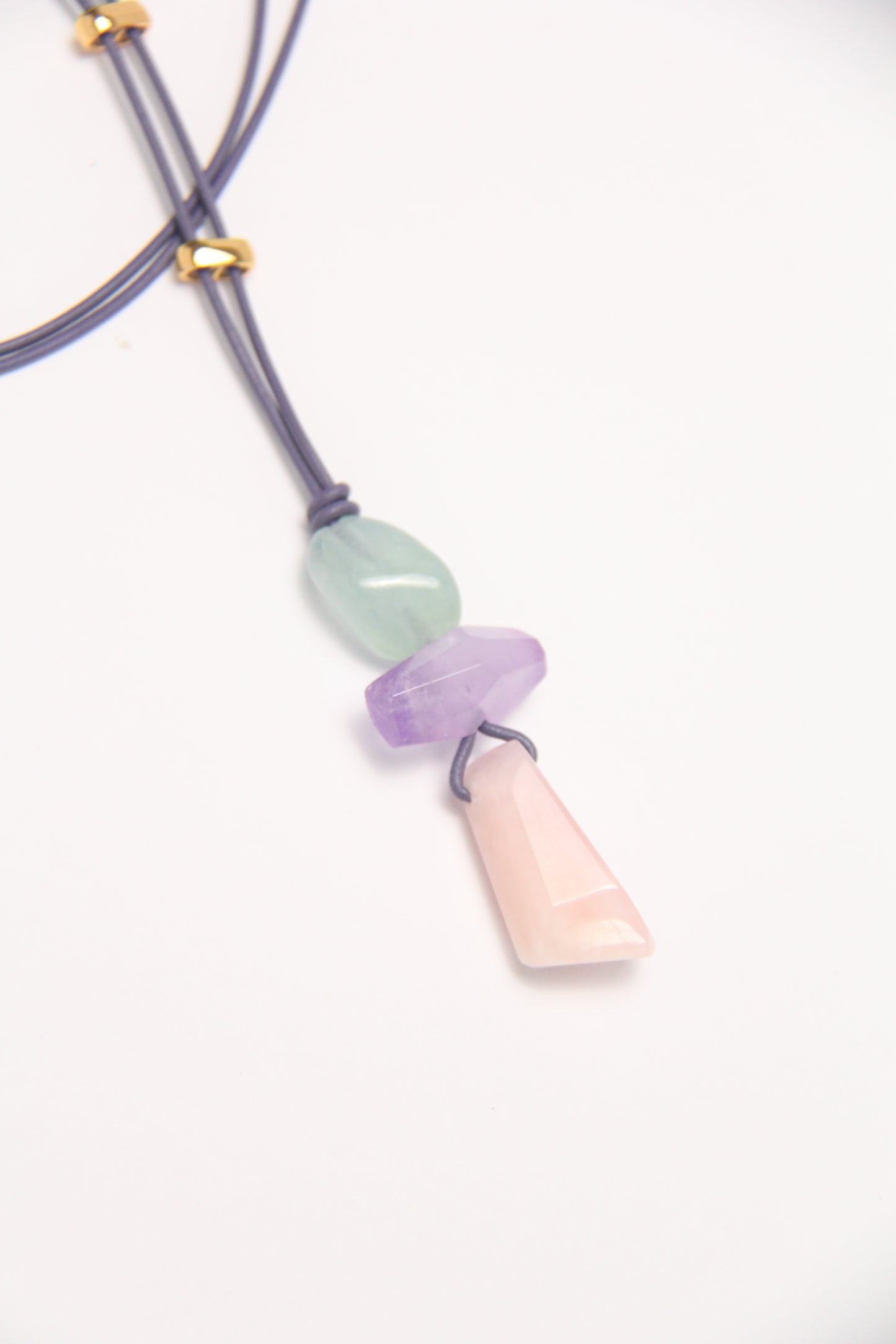 Pendant: morganite, amethyst, leather