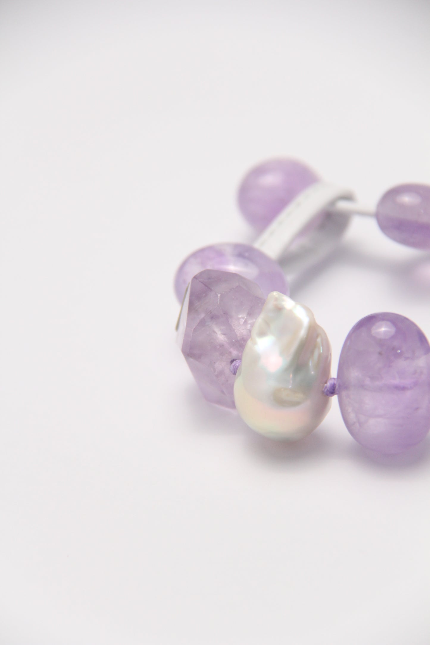 Bracelet: amethyst, pearls