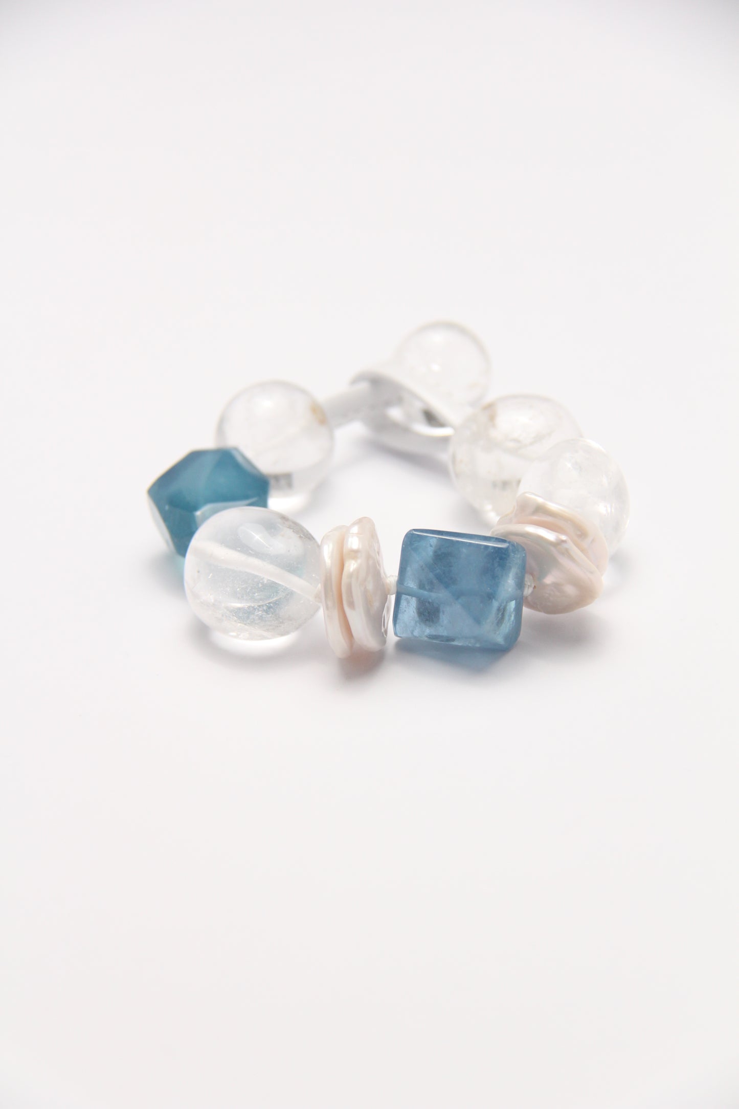 Bracelet: aquamarine, quartz, pearls
