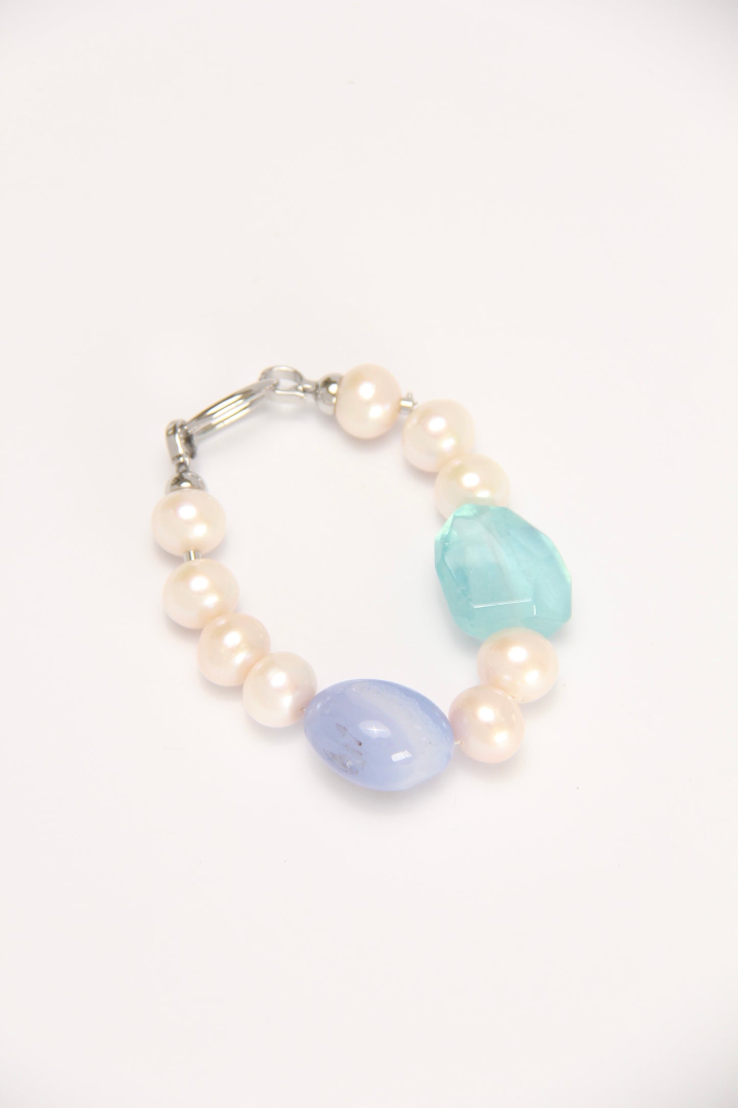 Bracelet: pearls, aquamarine, blue lace agate