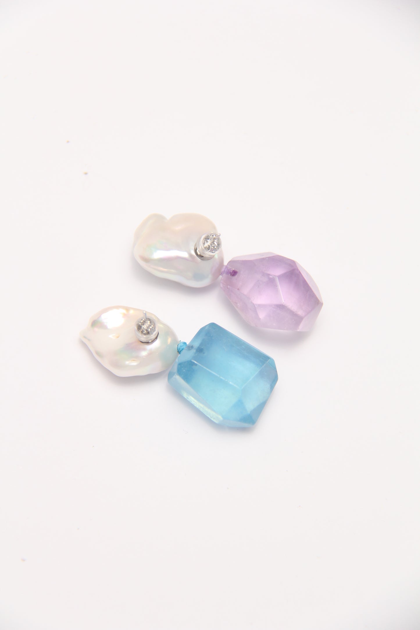 Earrings: aquamarine, amethyst, pearls