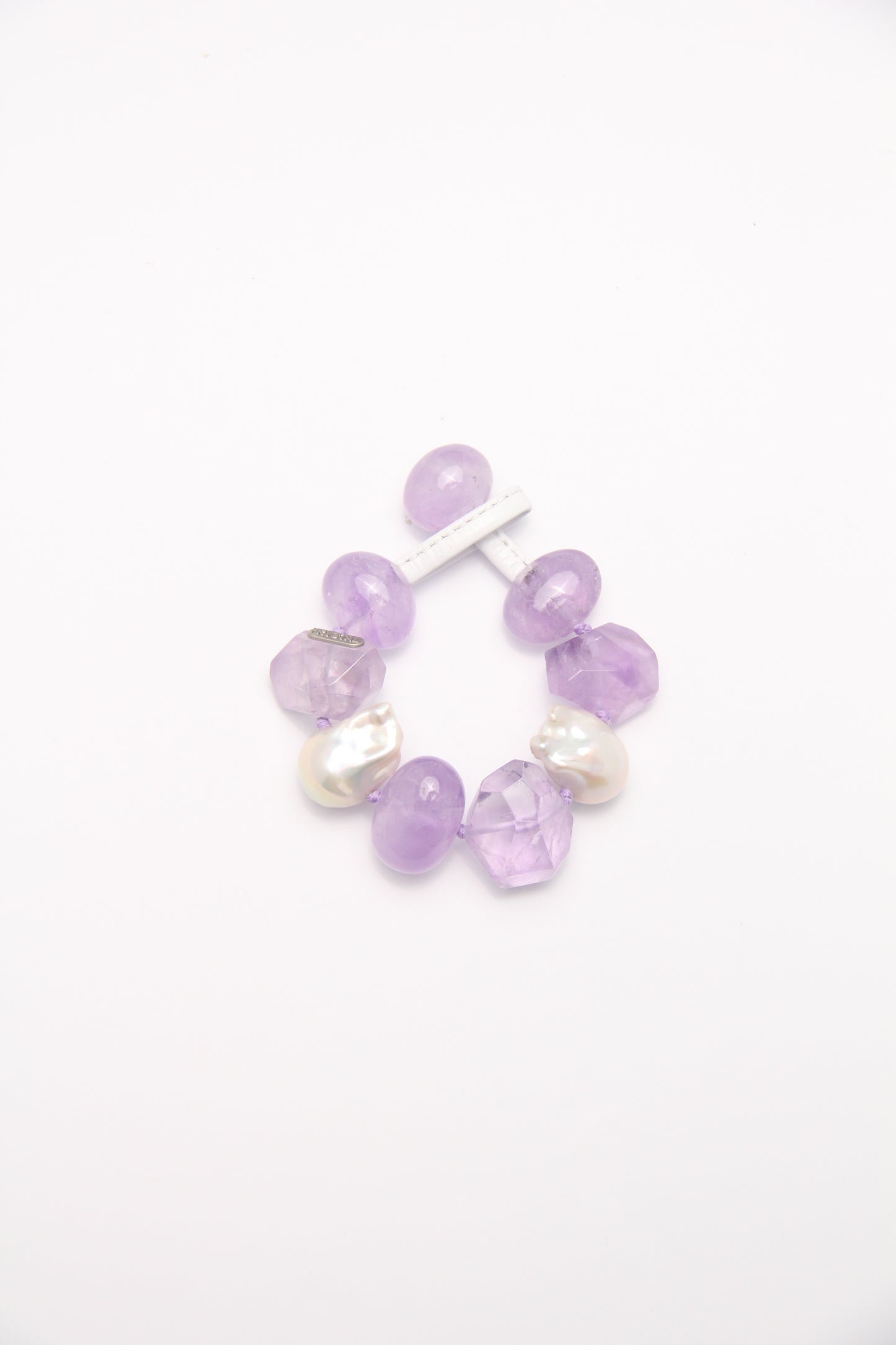Bracelet: amethyst, pearls