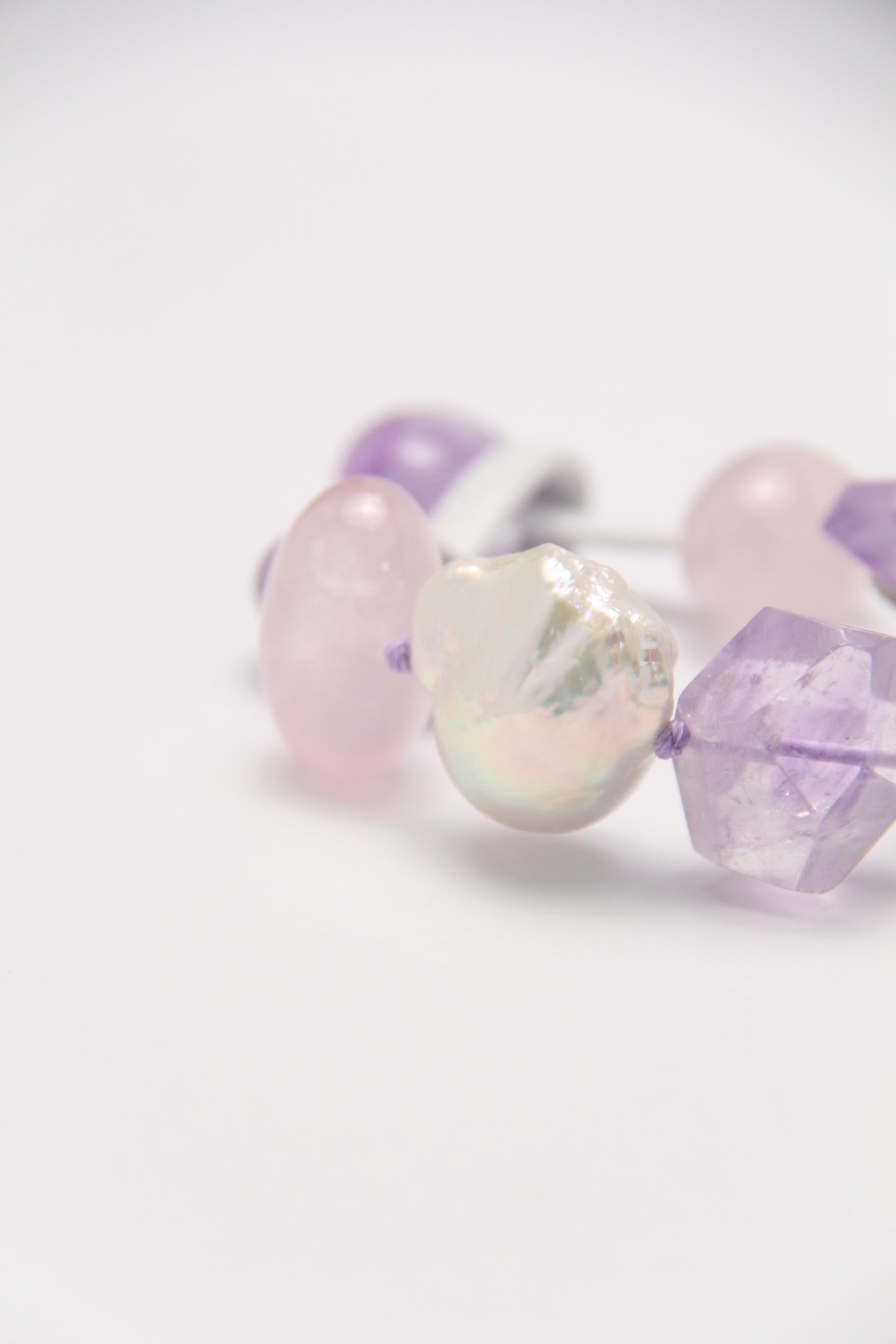 Bracelet: amethyst, rose quartz, pearls