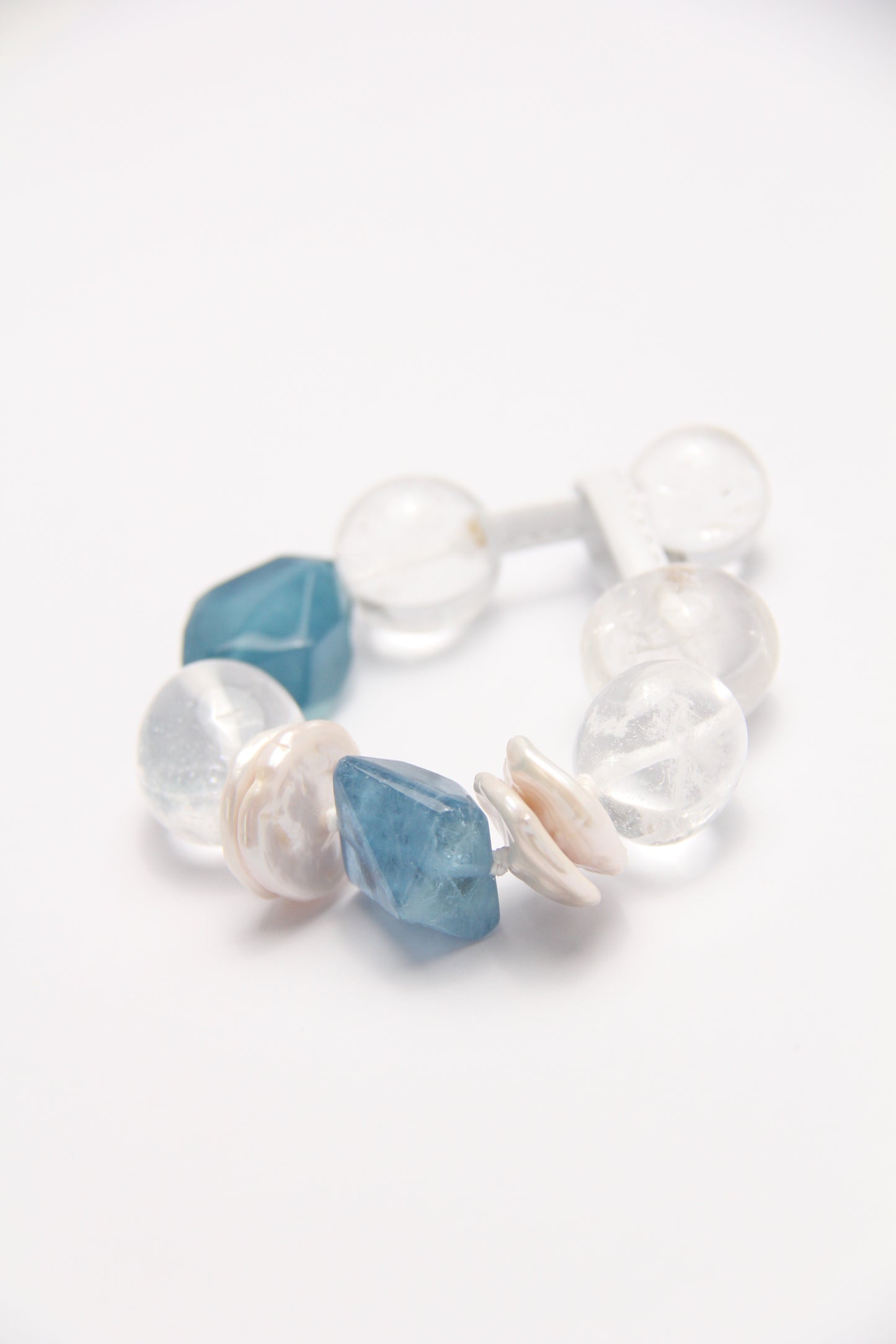 Bracelet: aquamarine, quartz, pearls