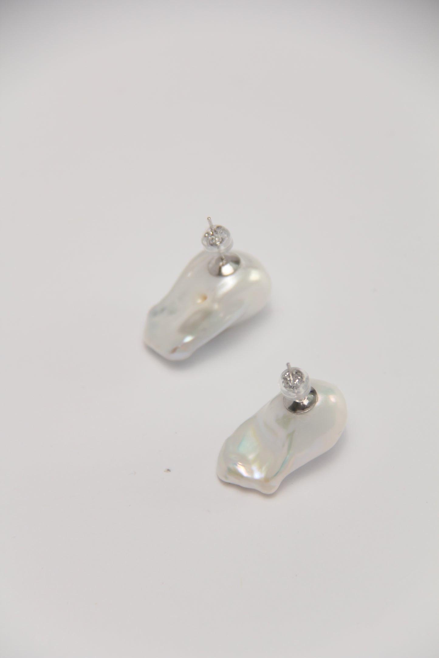Earrings: pearls