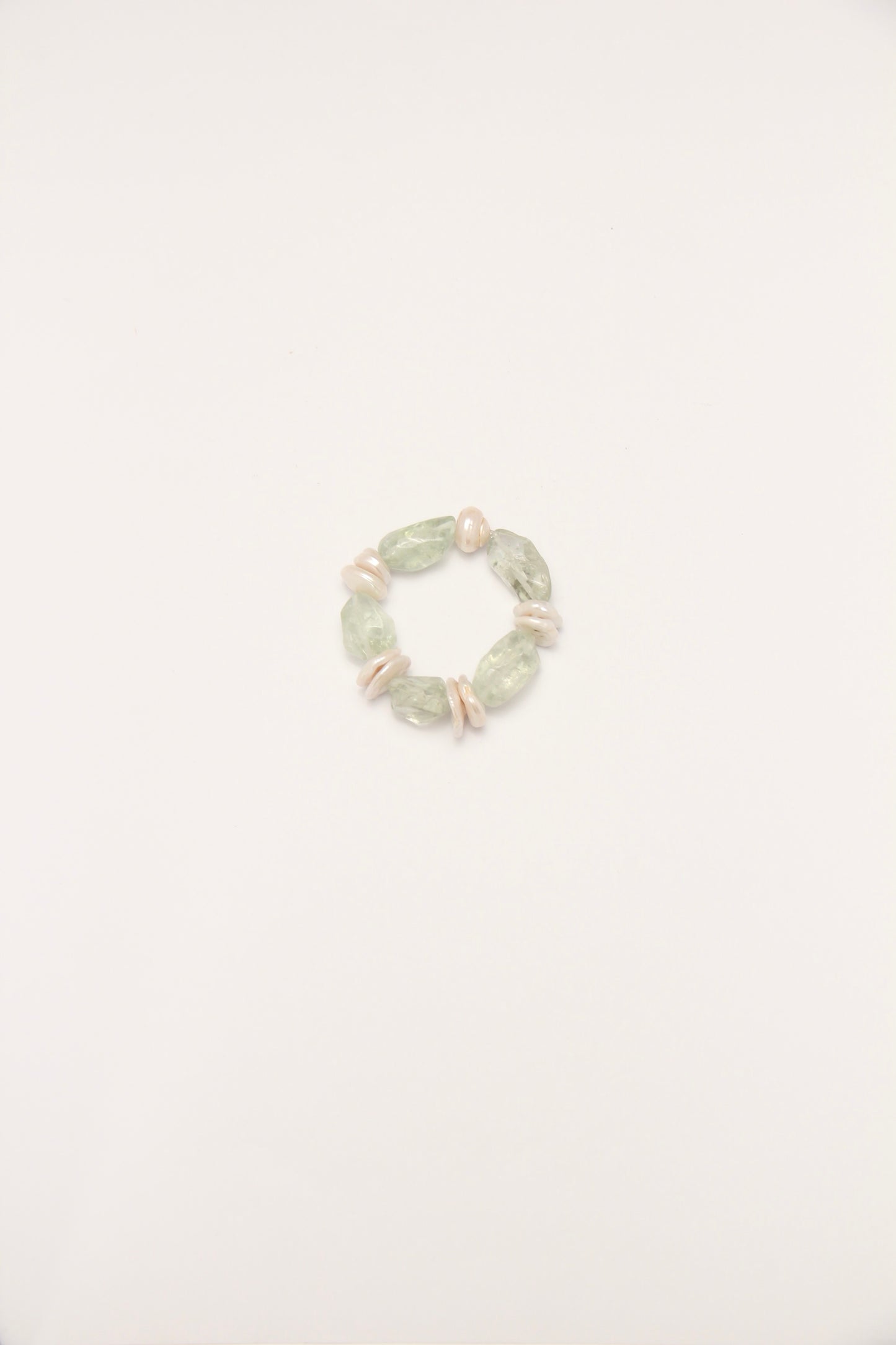 Bracelet: pearls, prasem quartz