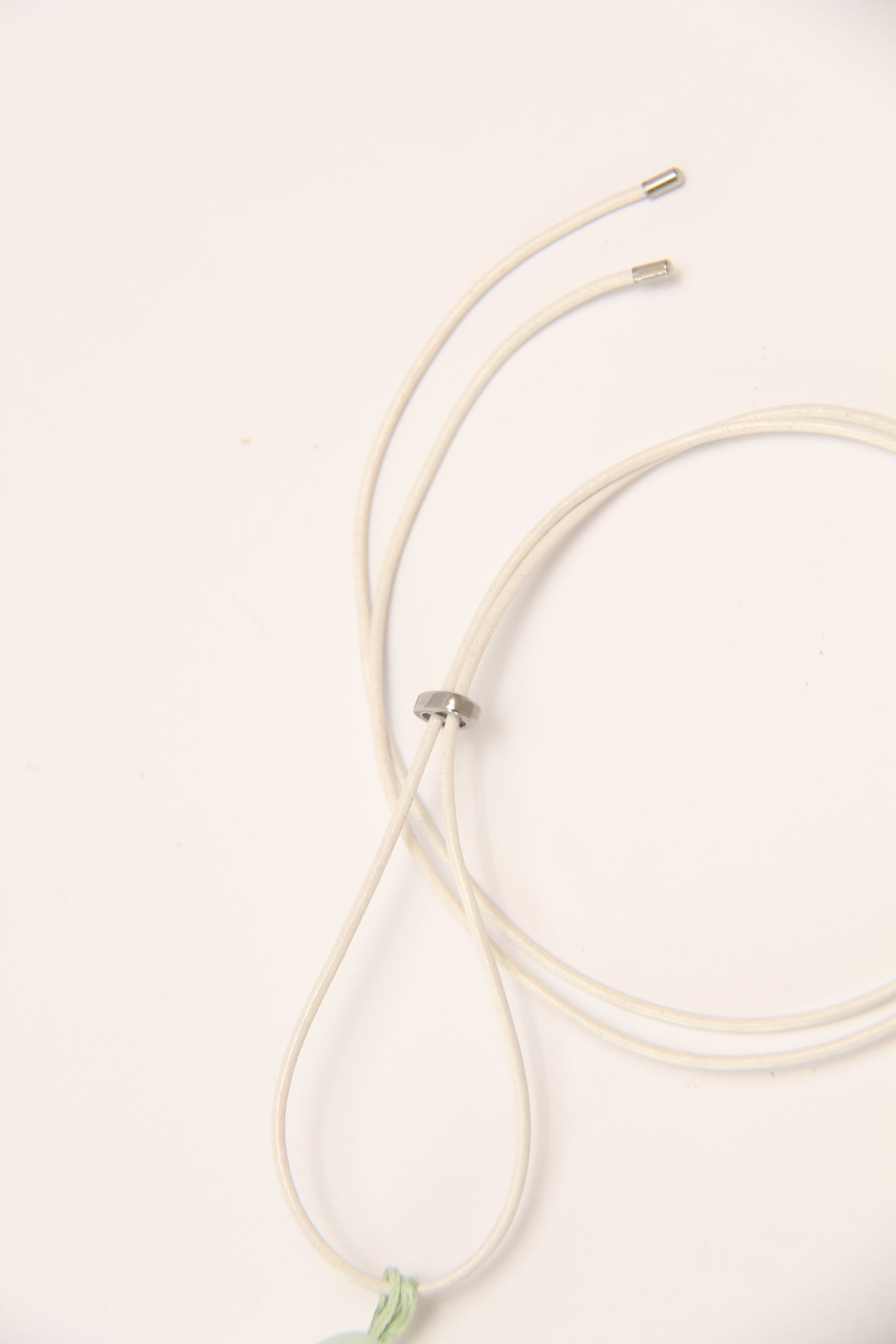 Pendant: prehnite, prasem quartz