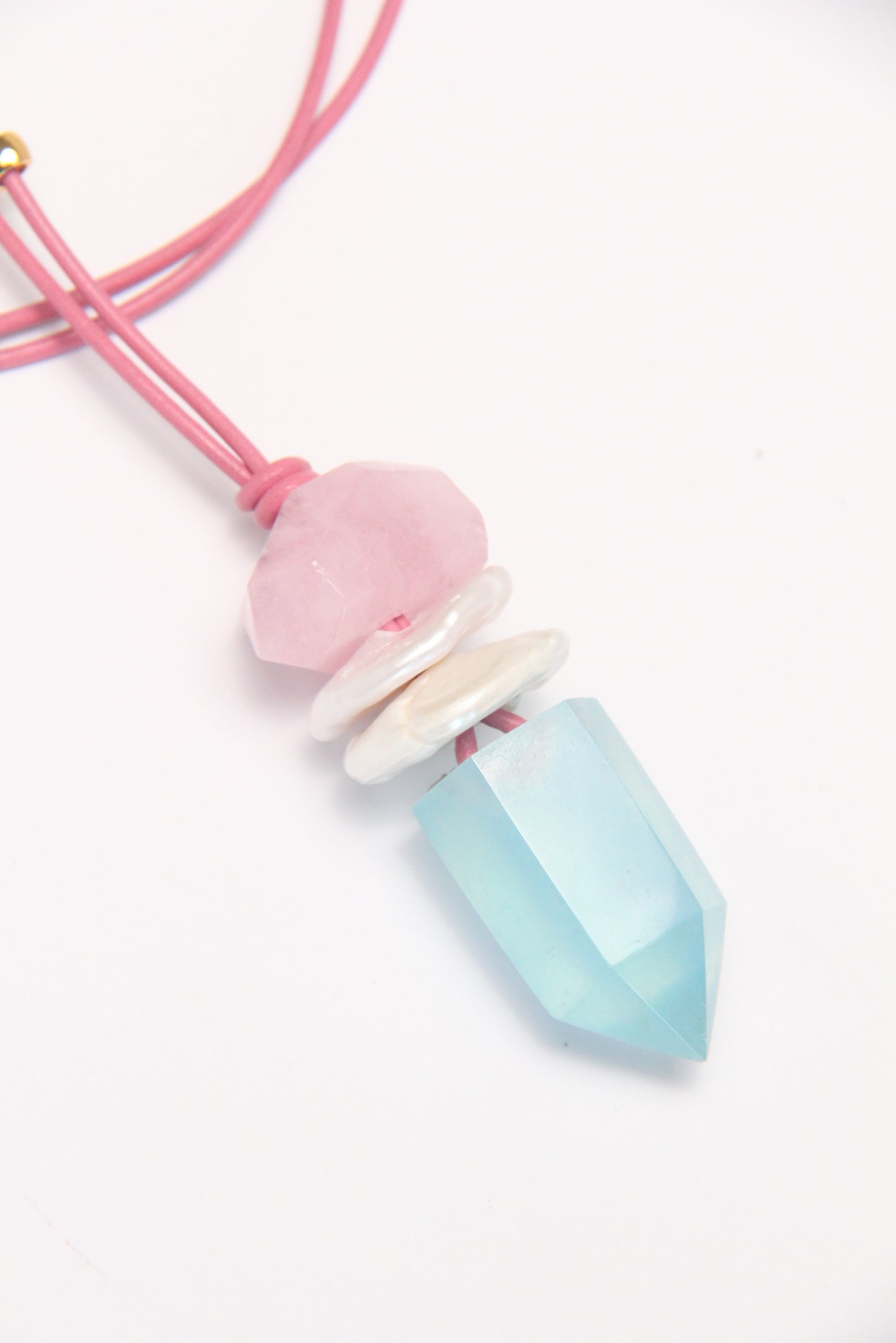 Pendant: morgnite, pearls, aquamarine