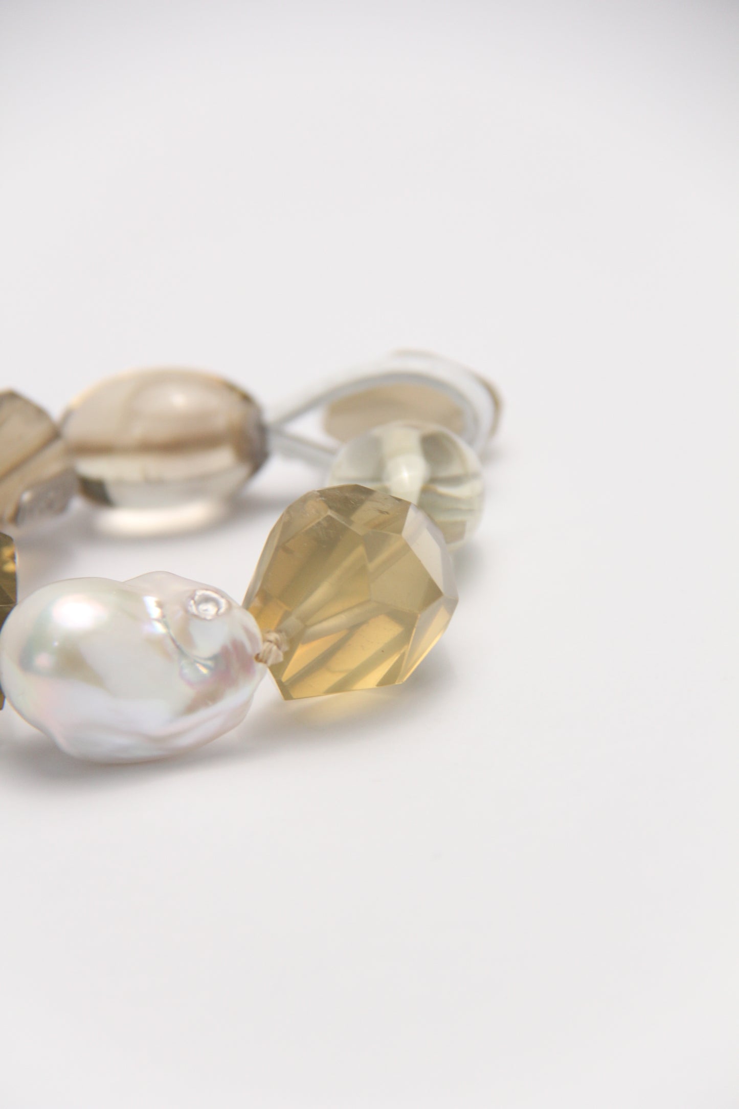 Bracelet: citrine, pearls