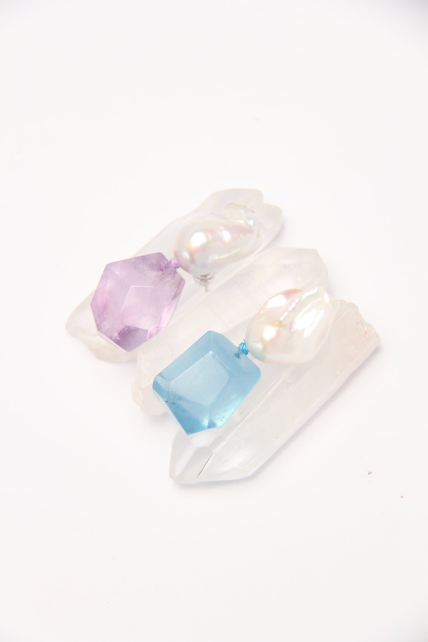 Earrings: aquamarine, amethyst, pearls