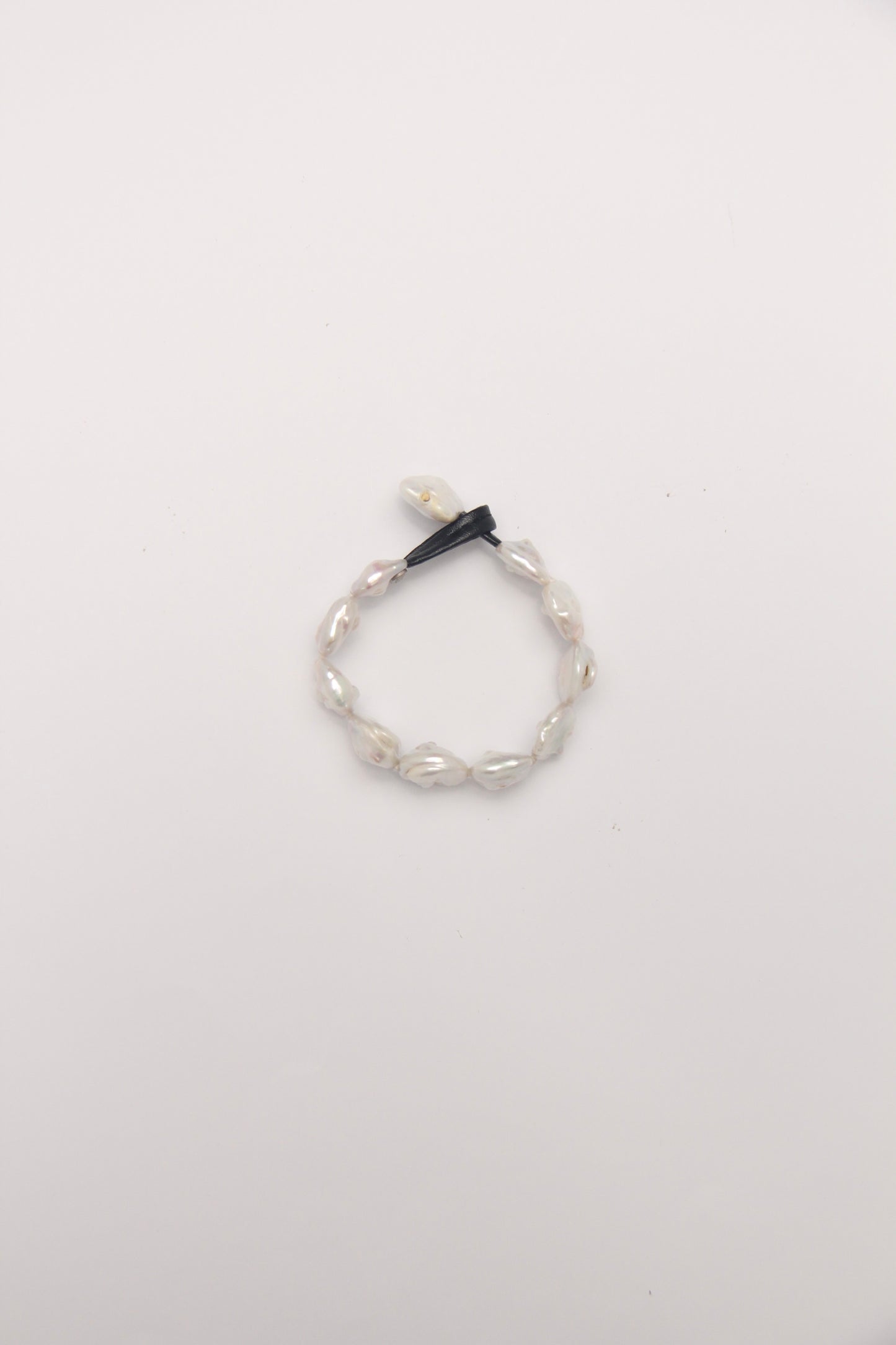 Bracelet: fresh water baroque pearls