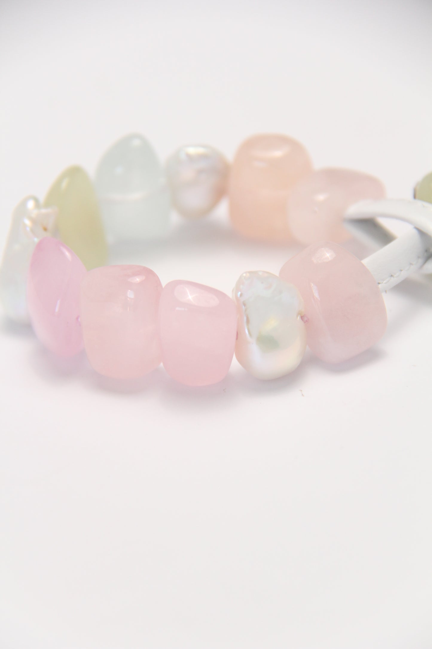 Bracelet: morganite, baroque pearls