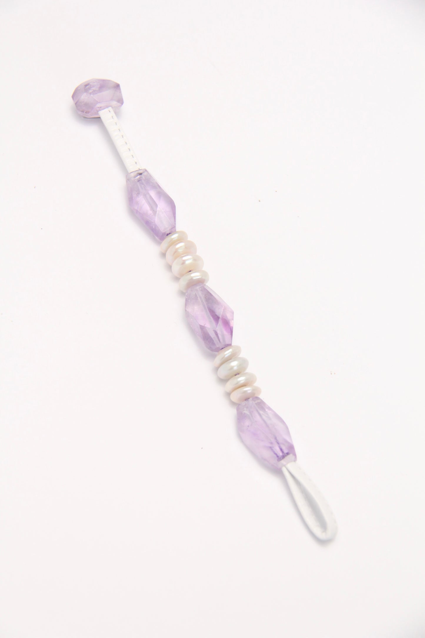 Bracelet: amethyst, pearls