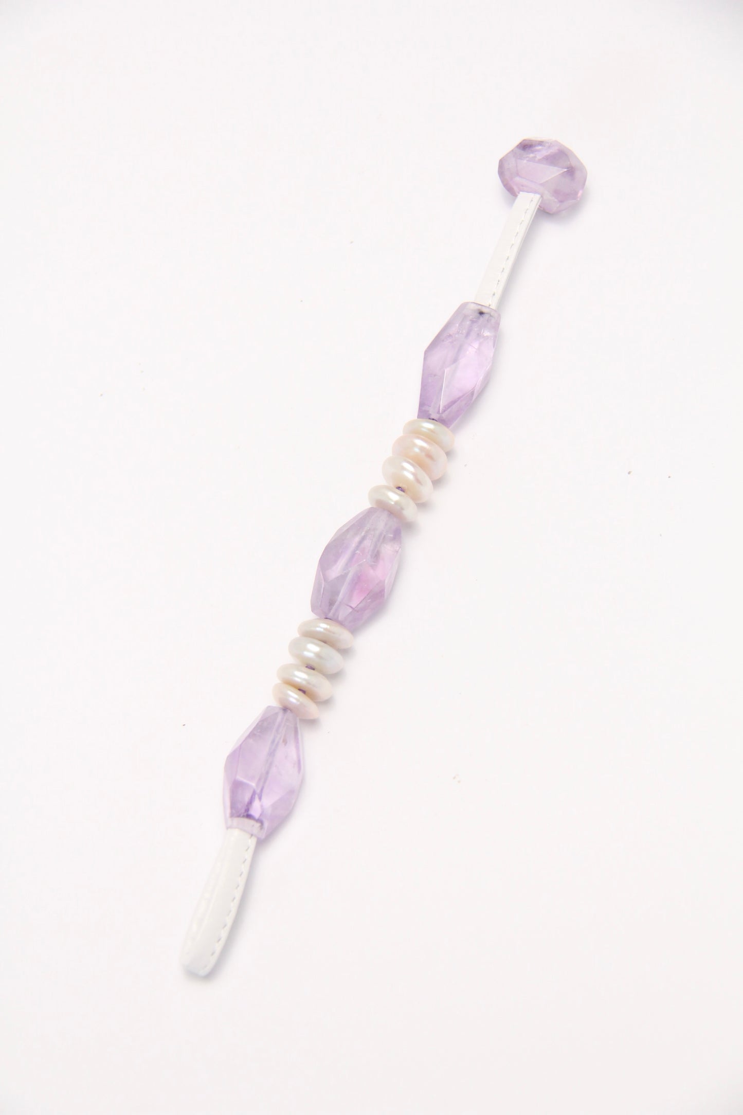 Bracelet: amethyst, pearls