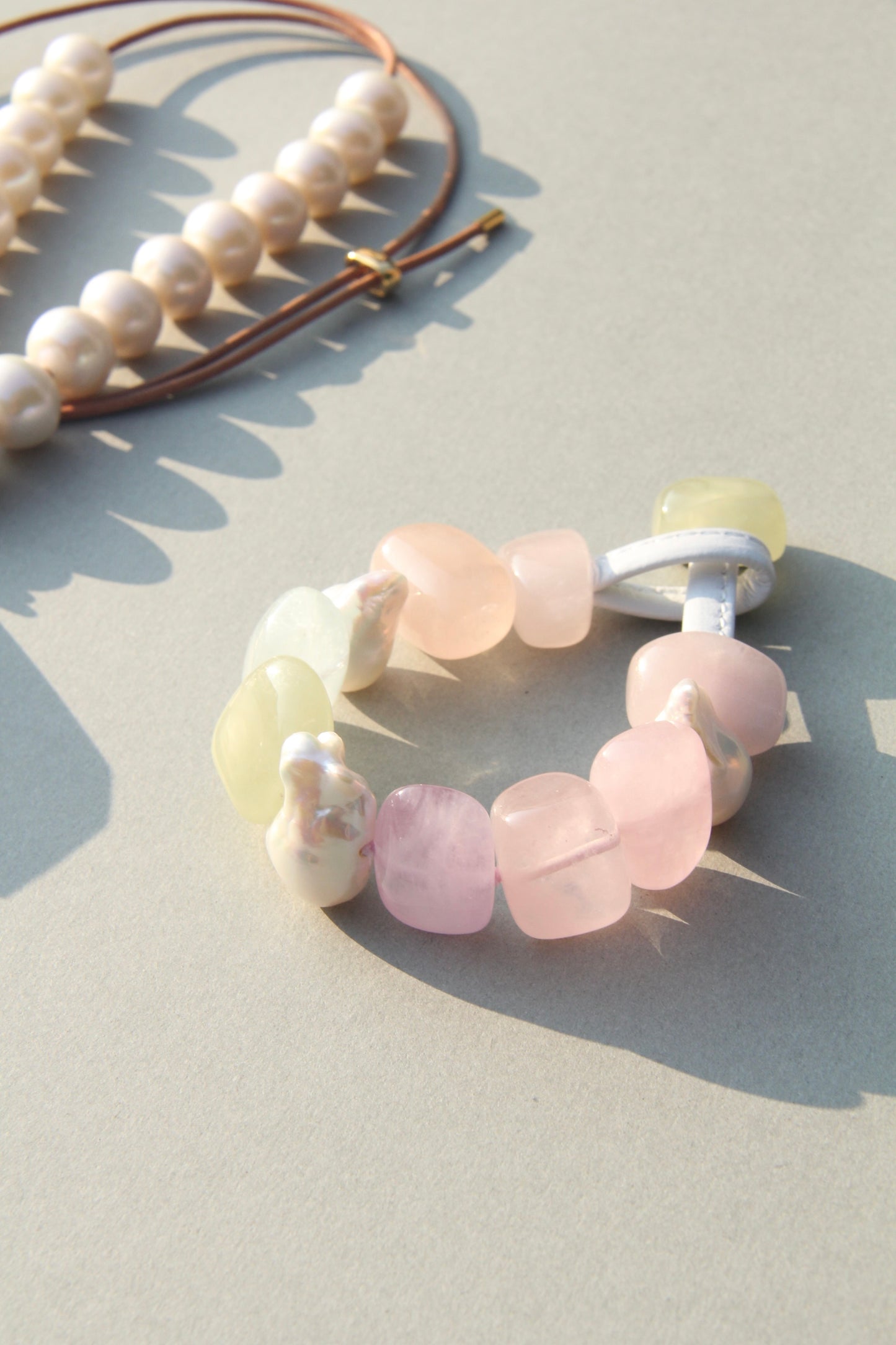 Bracelet: morganite, baroque pearls