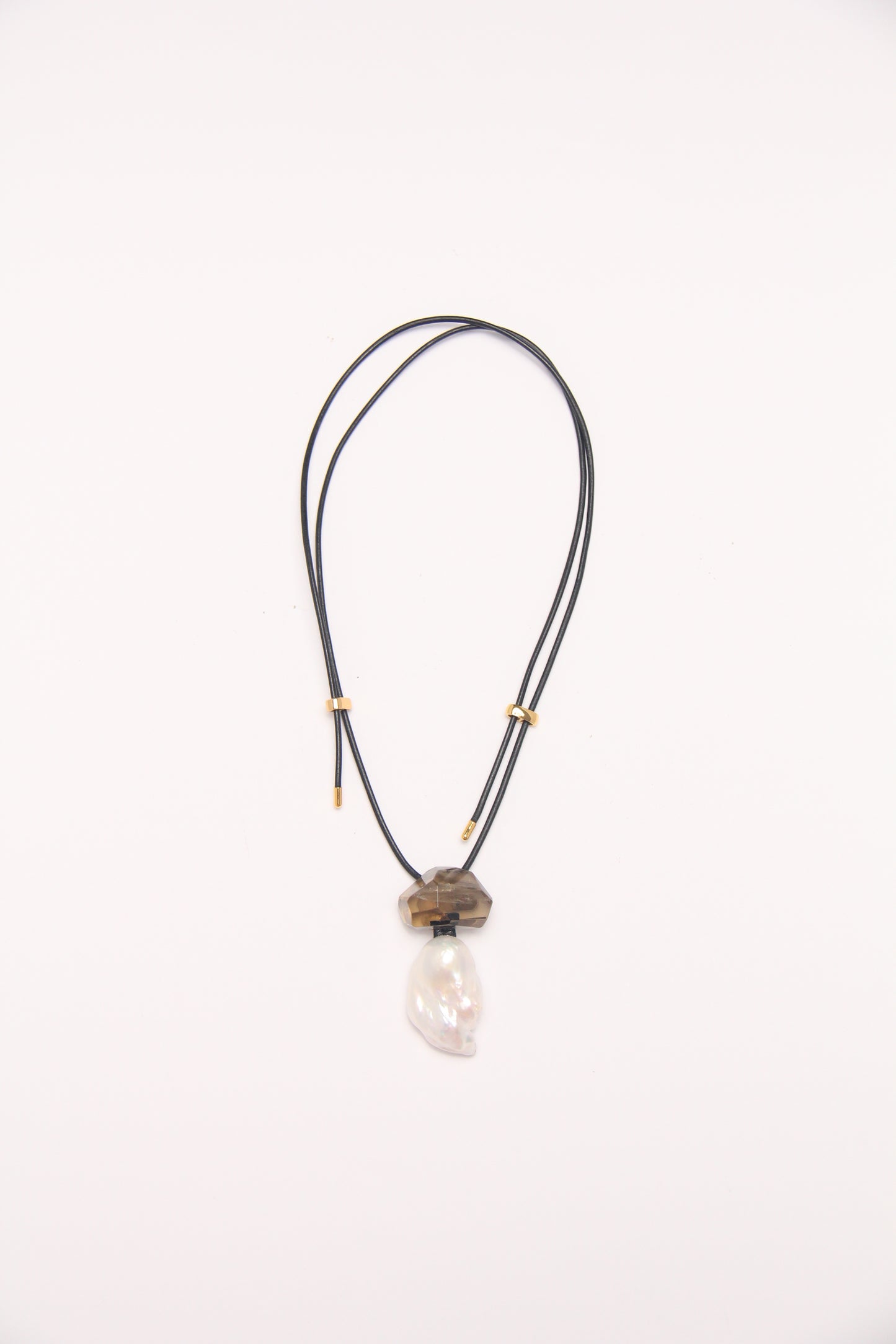 Pendant: baroque pearls, citrine, leather