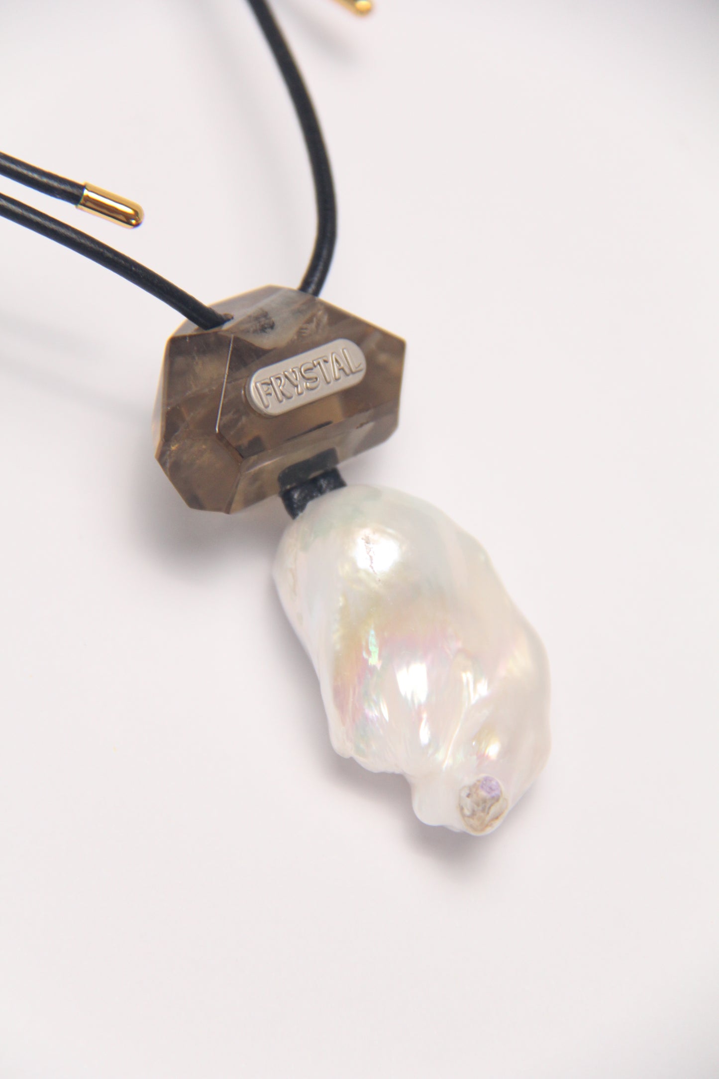 Pendant: baroque pearls, citrine, leather