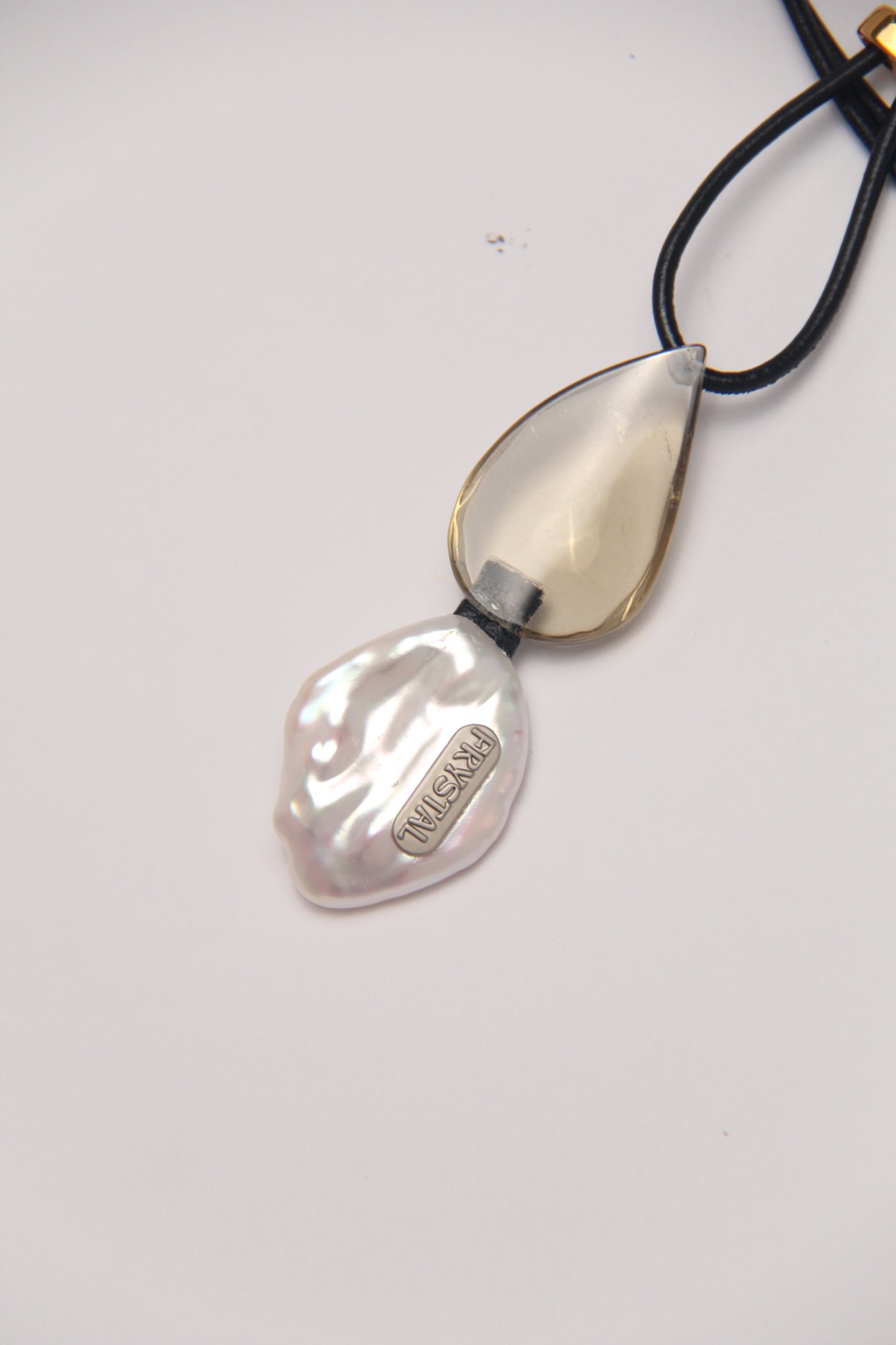 Pendant: pearl, citrine, leather