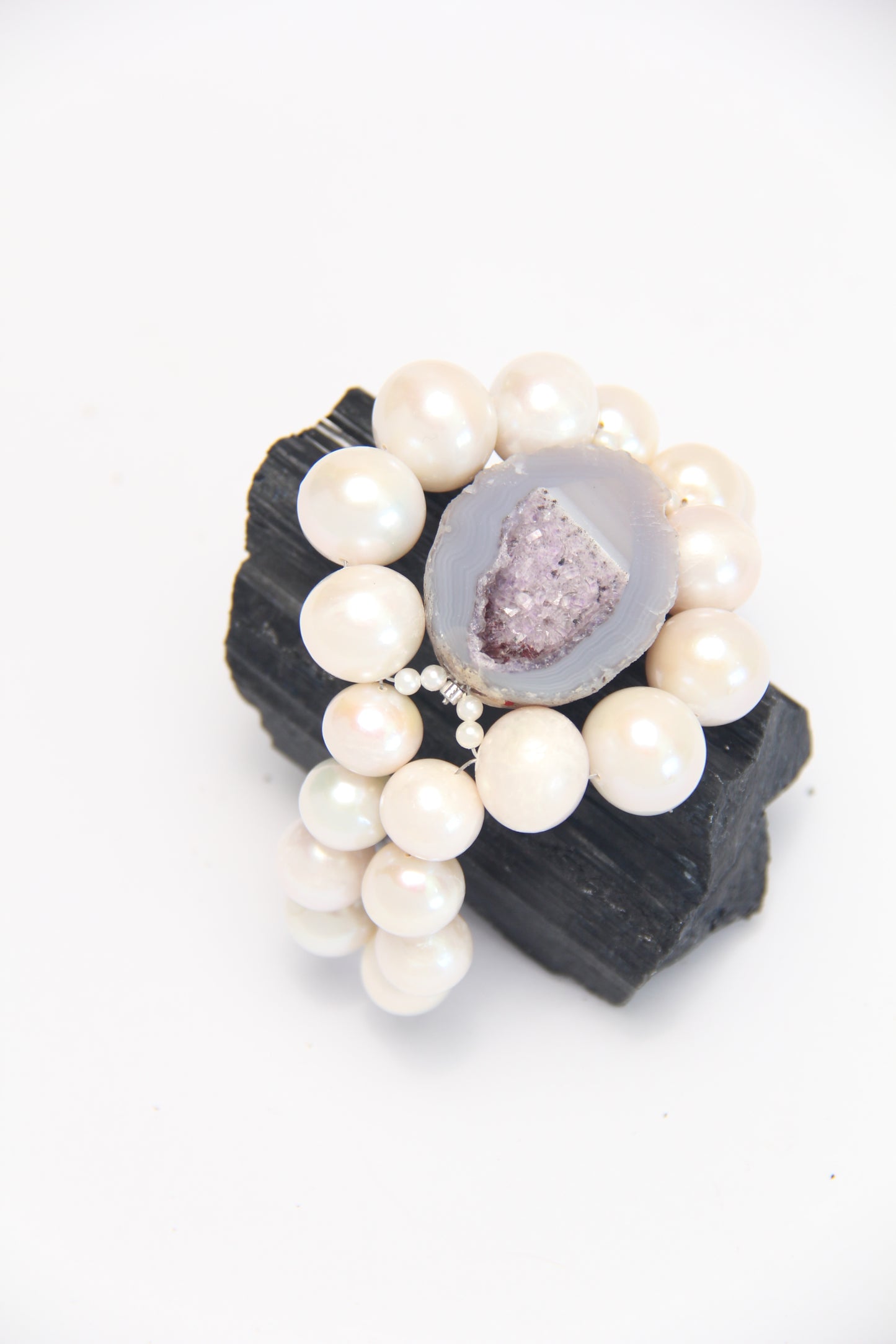 Bracelet: pearls, geode