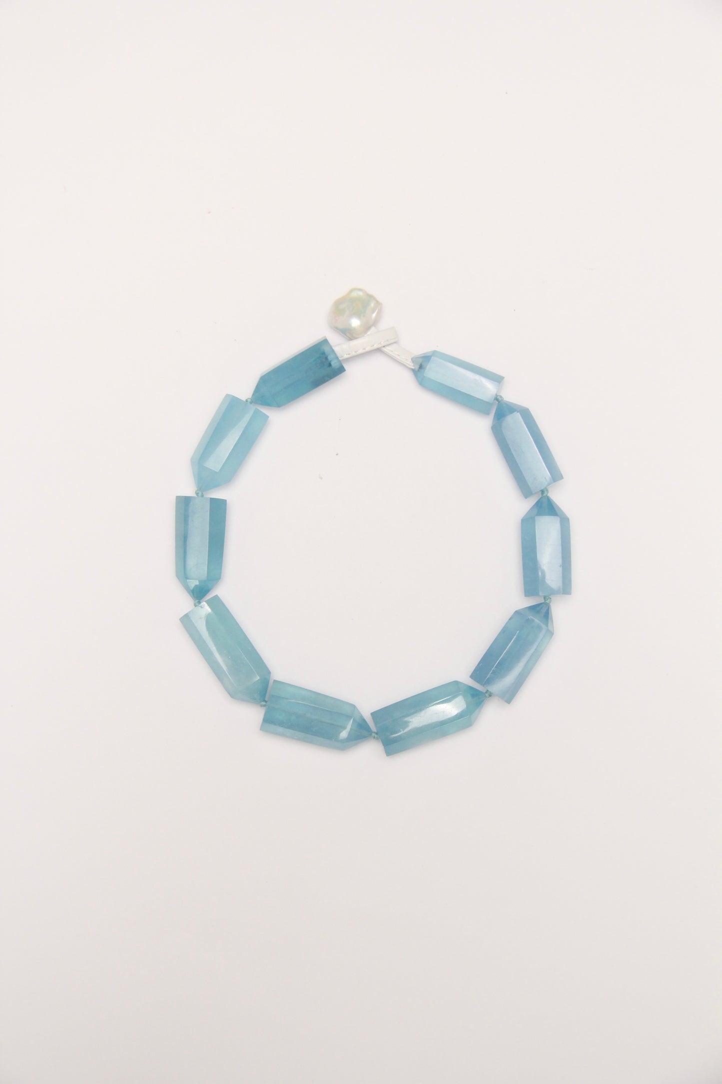 Necklace: aquamarine, pearls
