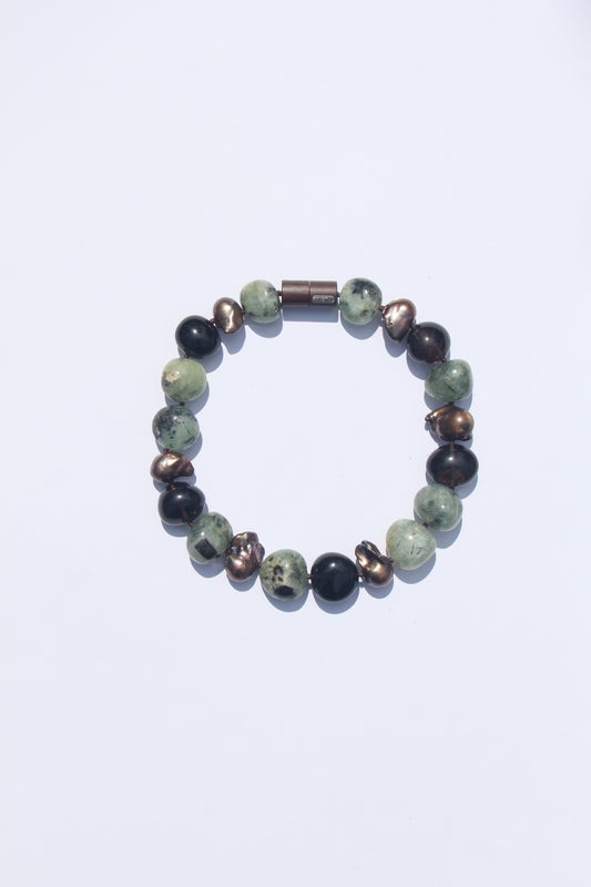 Necklace: prehnite, smoky quartz, pearls