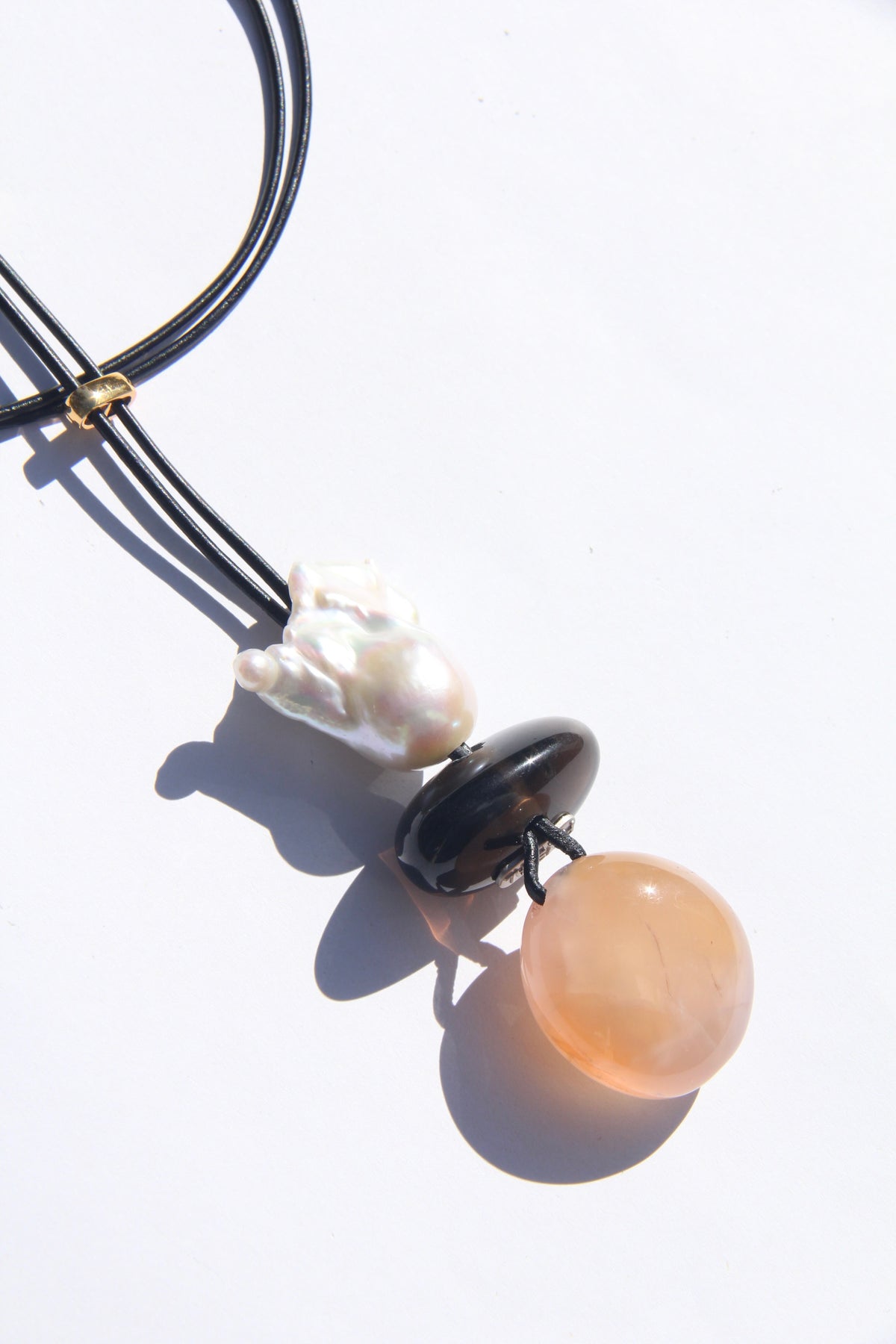 Necklace: pearl, obsidian, rose agate