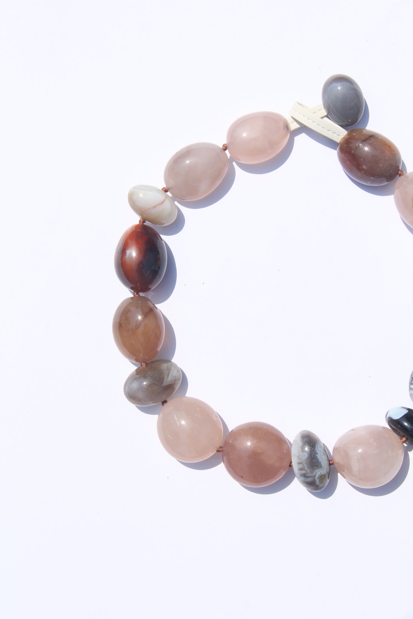Necklace: persian agate, rose agate