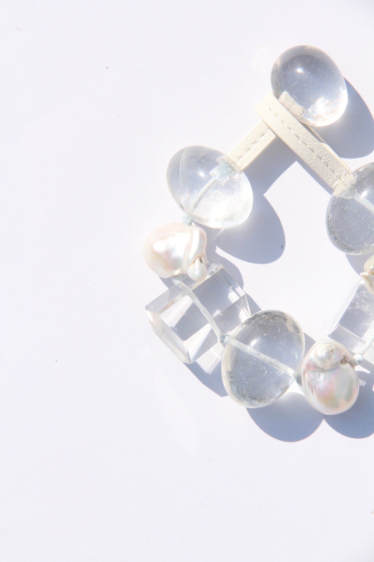 Bracelet: quartz, pearls