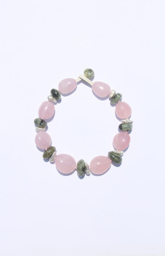 Necklace: rose quartz, pearls, prehnite