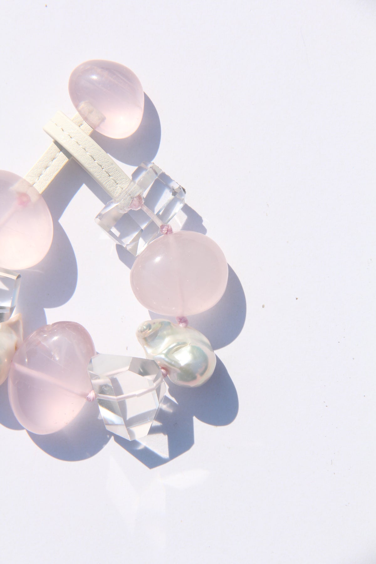 Bracelet: rose quartz, quartz, pearls