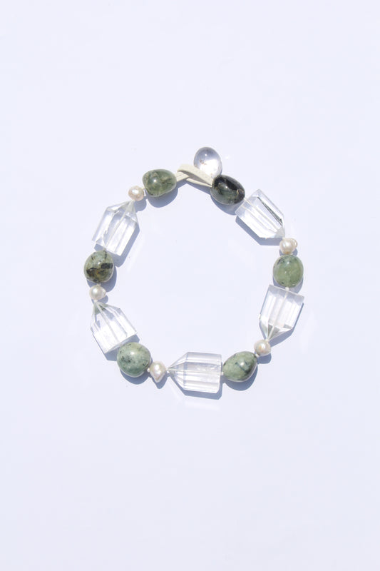 Necklace: quartz, pearl, prehnite