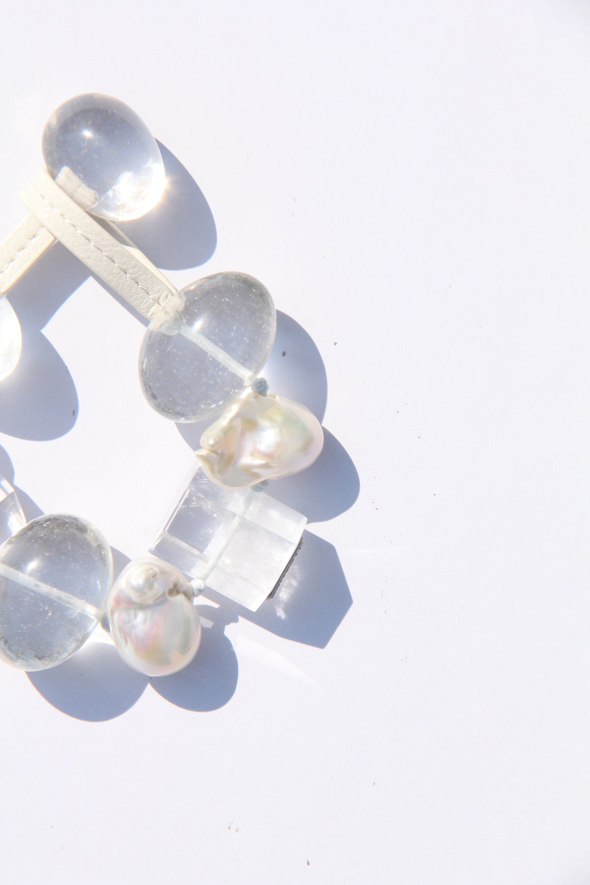 Bracelet: quartz, pearls