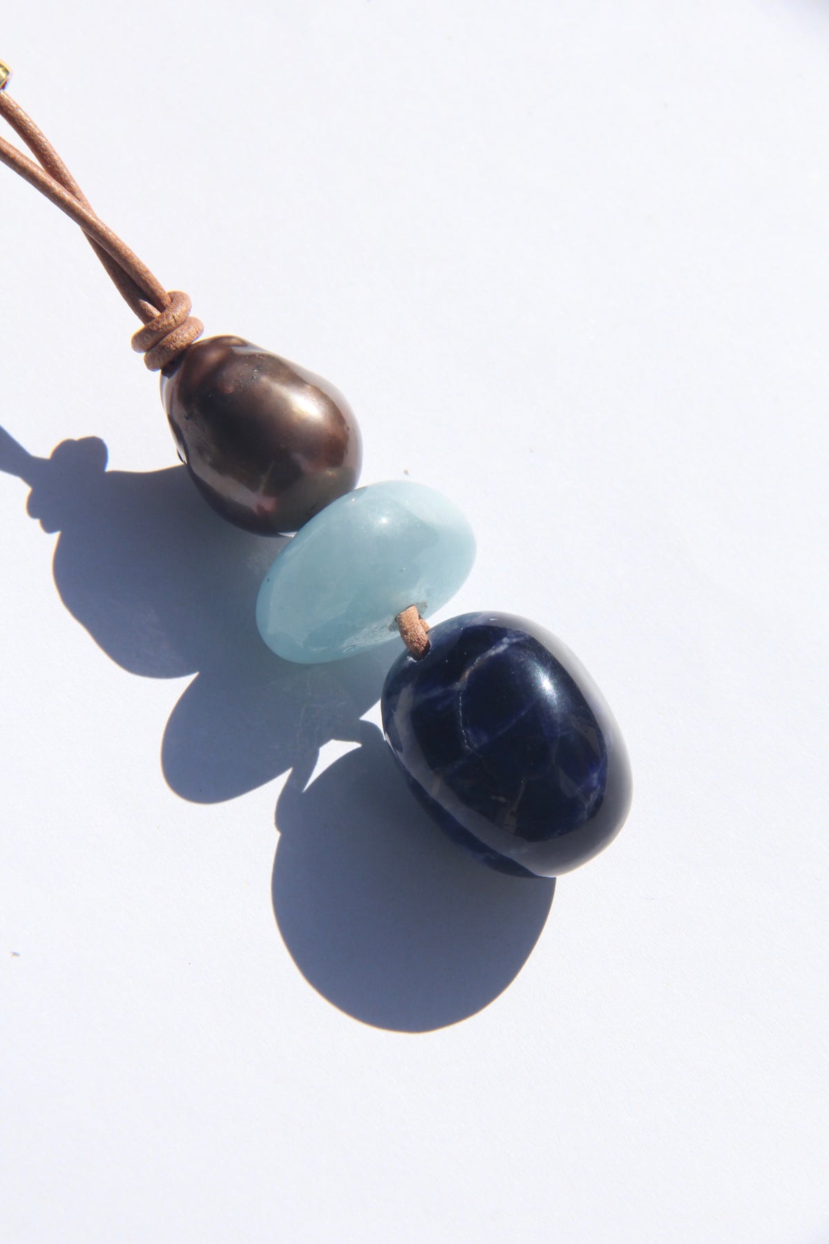 Necklace: pearl, aquamarine, blue vein stone