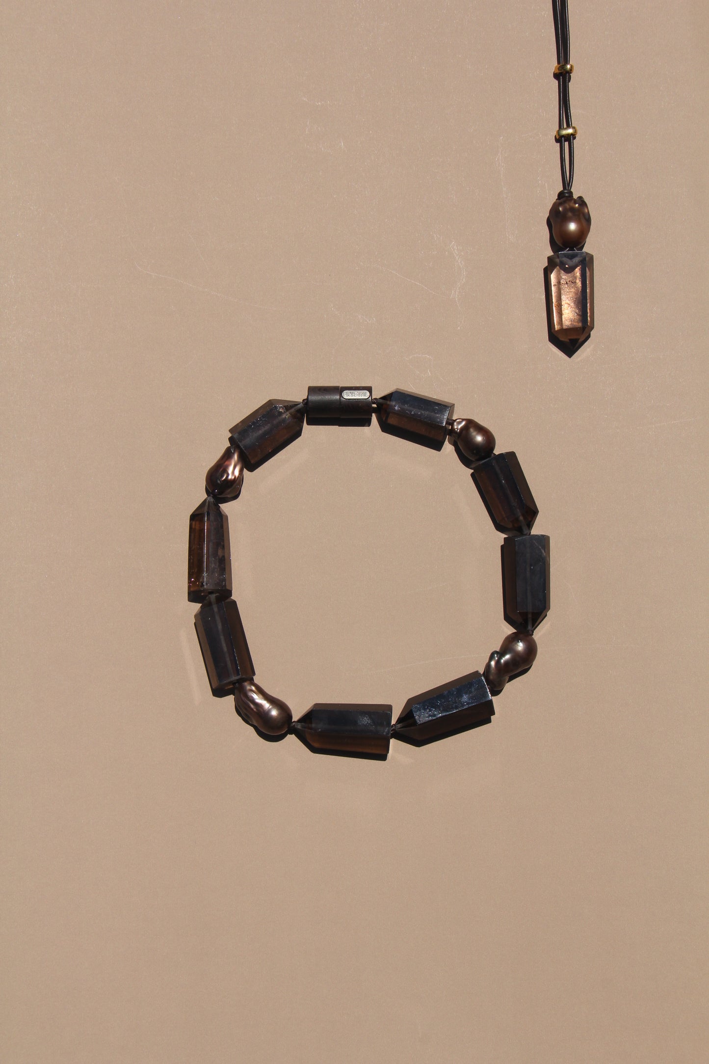 Pendant: pearl, smoky quartz