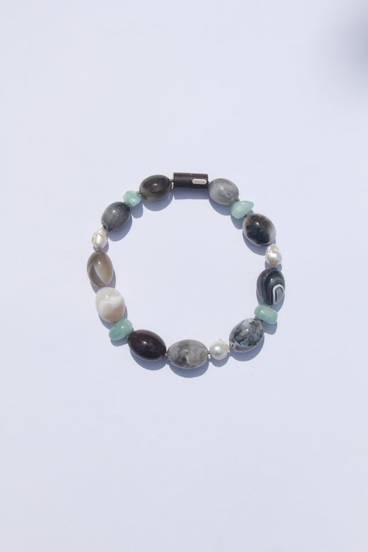 Necklace: persian agate, morganite, pearls