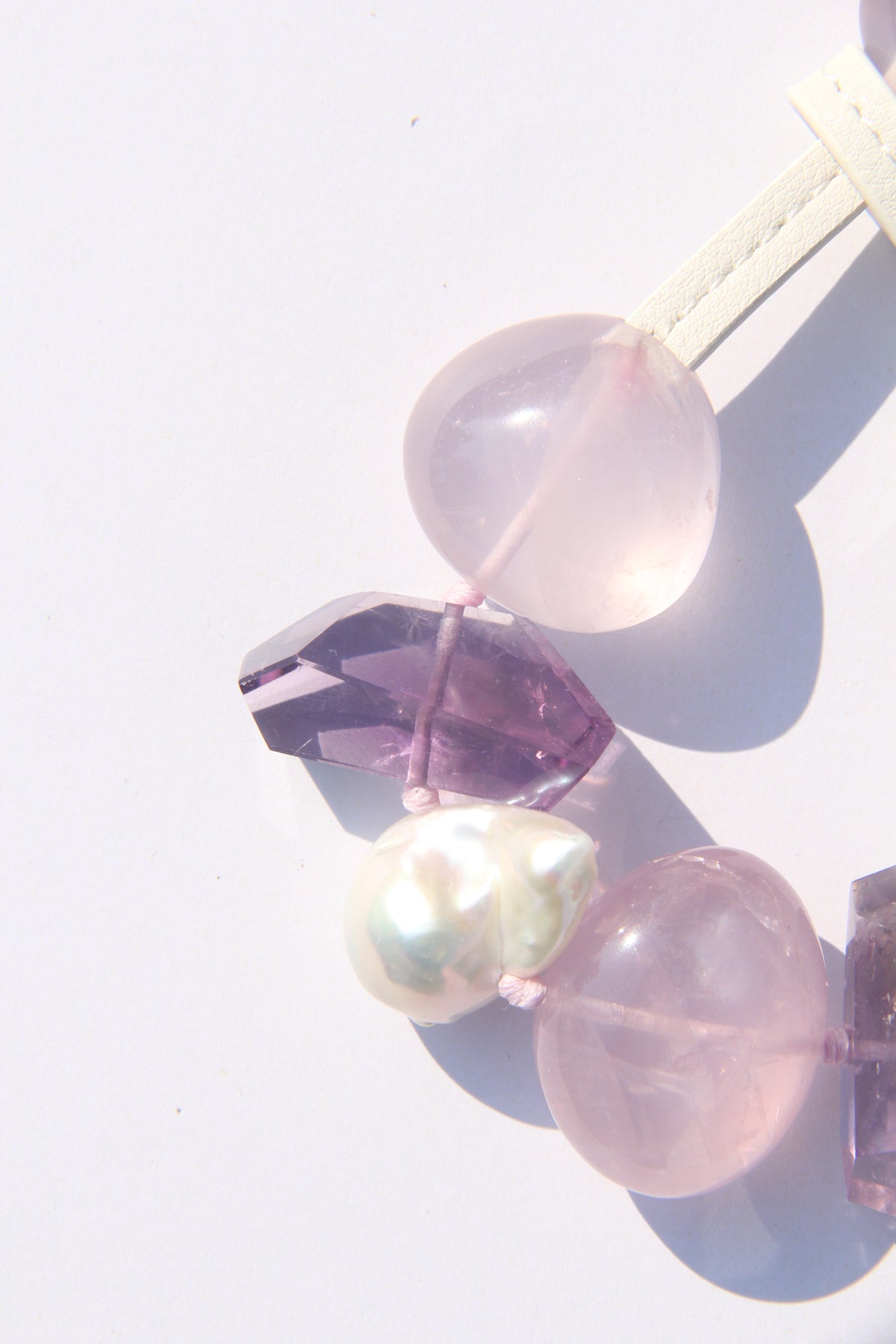 Bracelet: rose quartz, amethyst, pearls