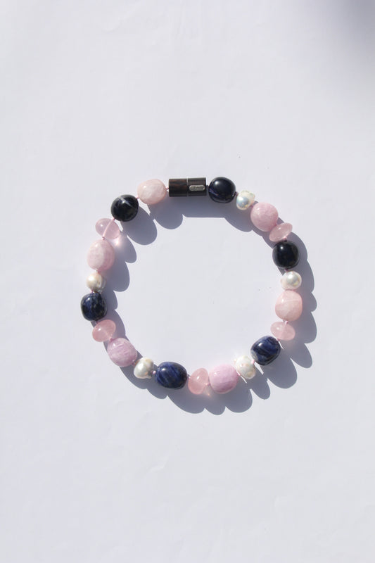 Necklace: kunzite, blue vein stone, rose quartz, pearls