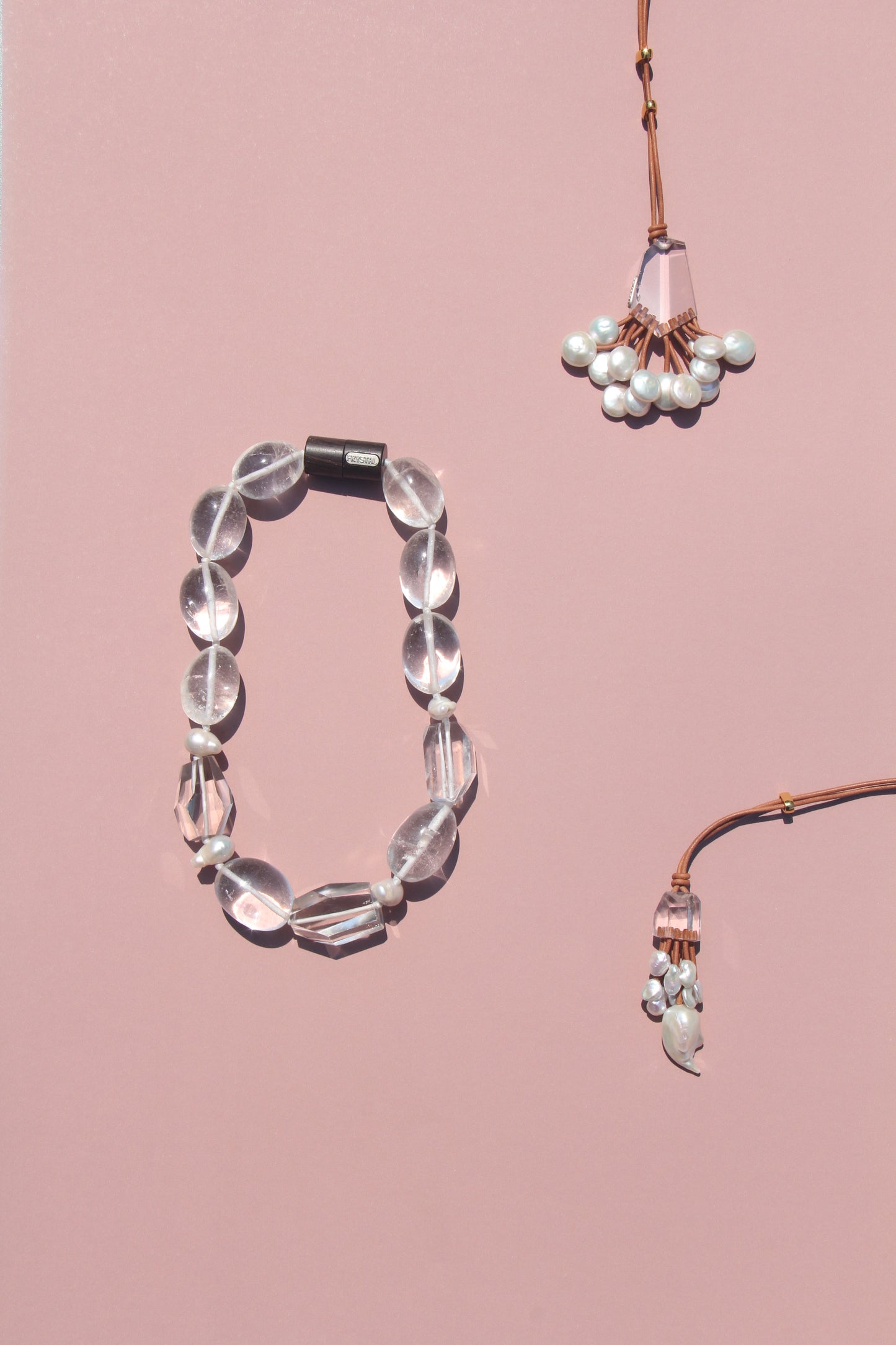 Necklace: quartz, pearls