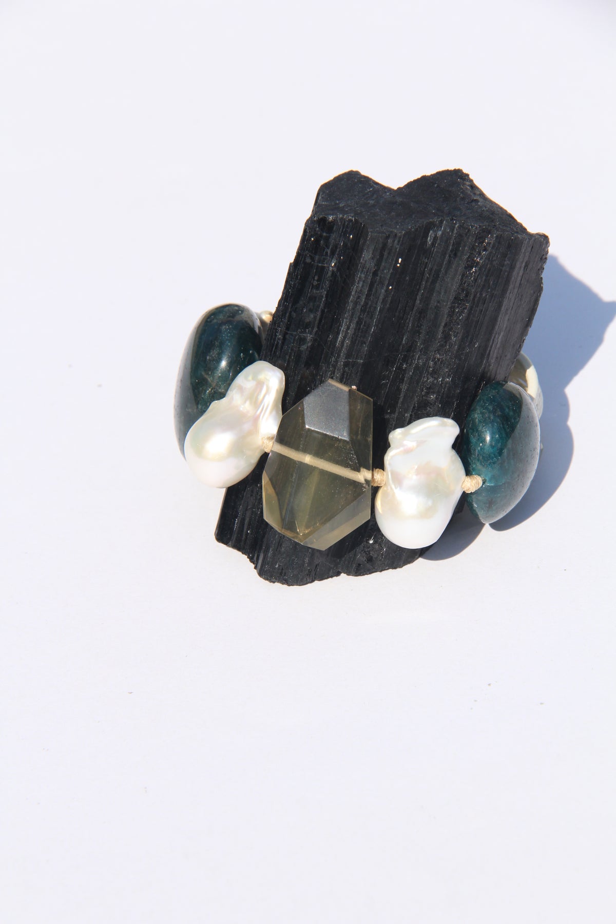Bracelet: blue apatite, citrine, pearls