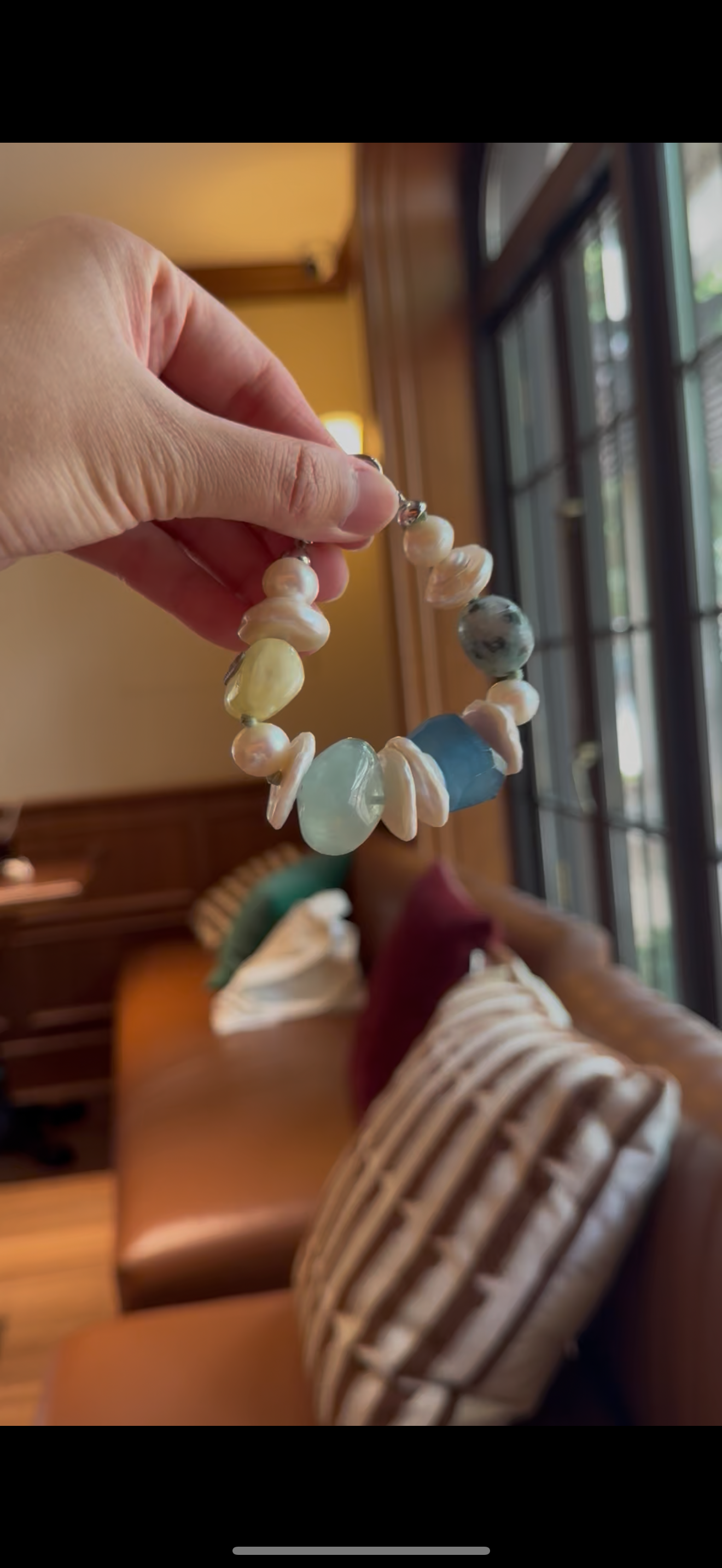 Bracelet: aquamarine, morganite, kiwi stone, pearls