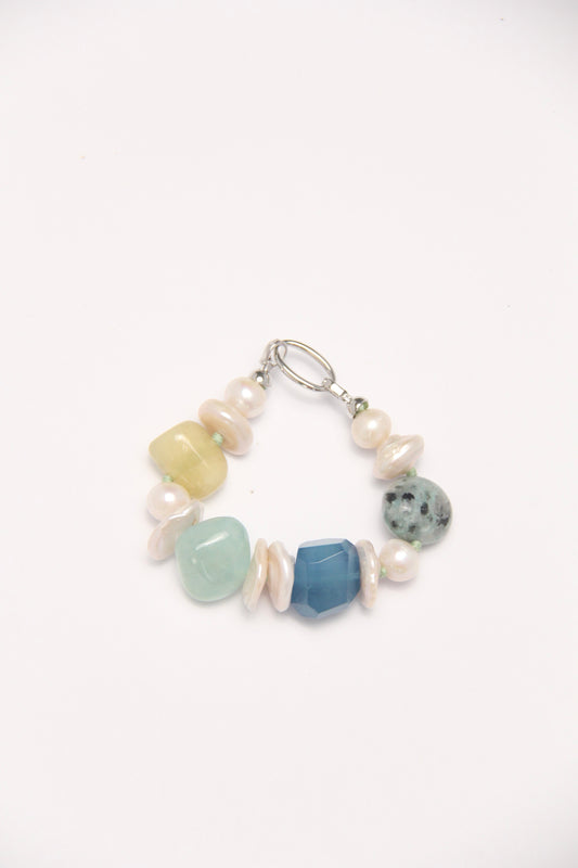 Bracelet: aquamarine, morganite, kiwi stone, pearls