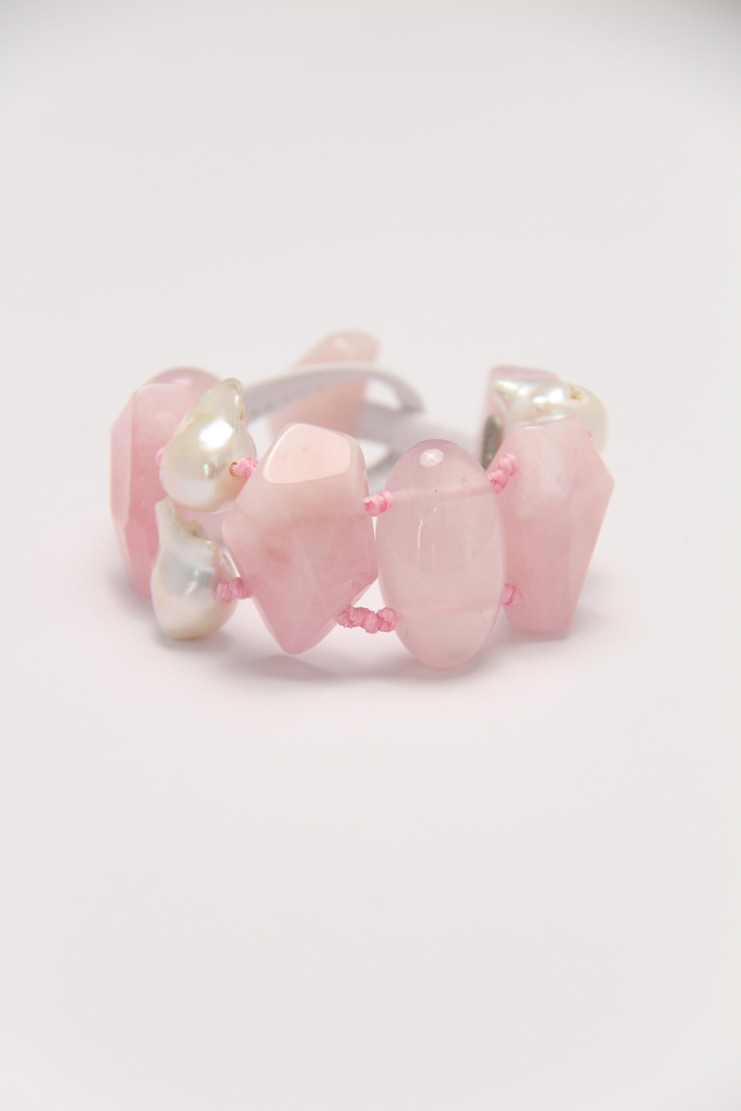 Bracelet: morganite, rose quartz, pearls