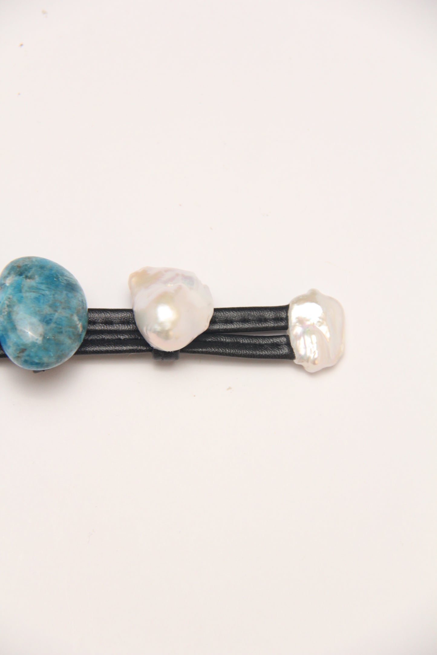 Bracelet: blue lace agate, aquamarine, blue apatite, pearls