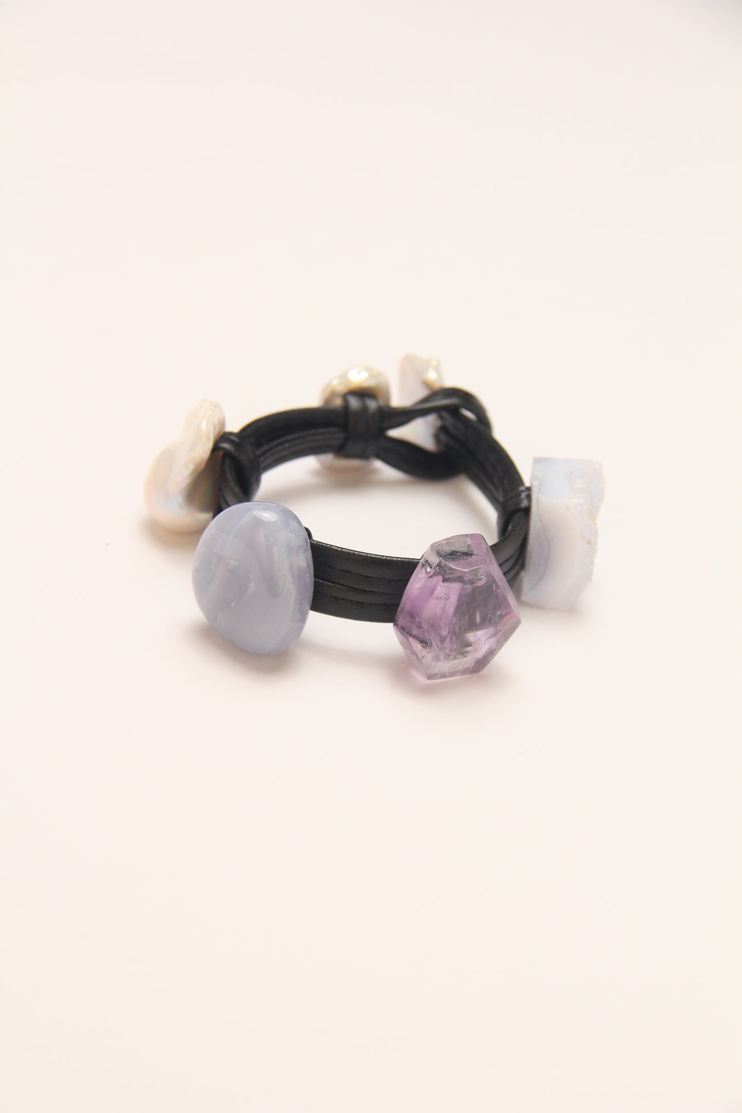 Bracelet: pearls, blue lace agate, amethyst, blue lace agate
